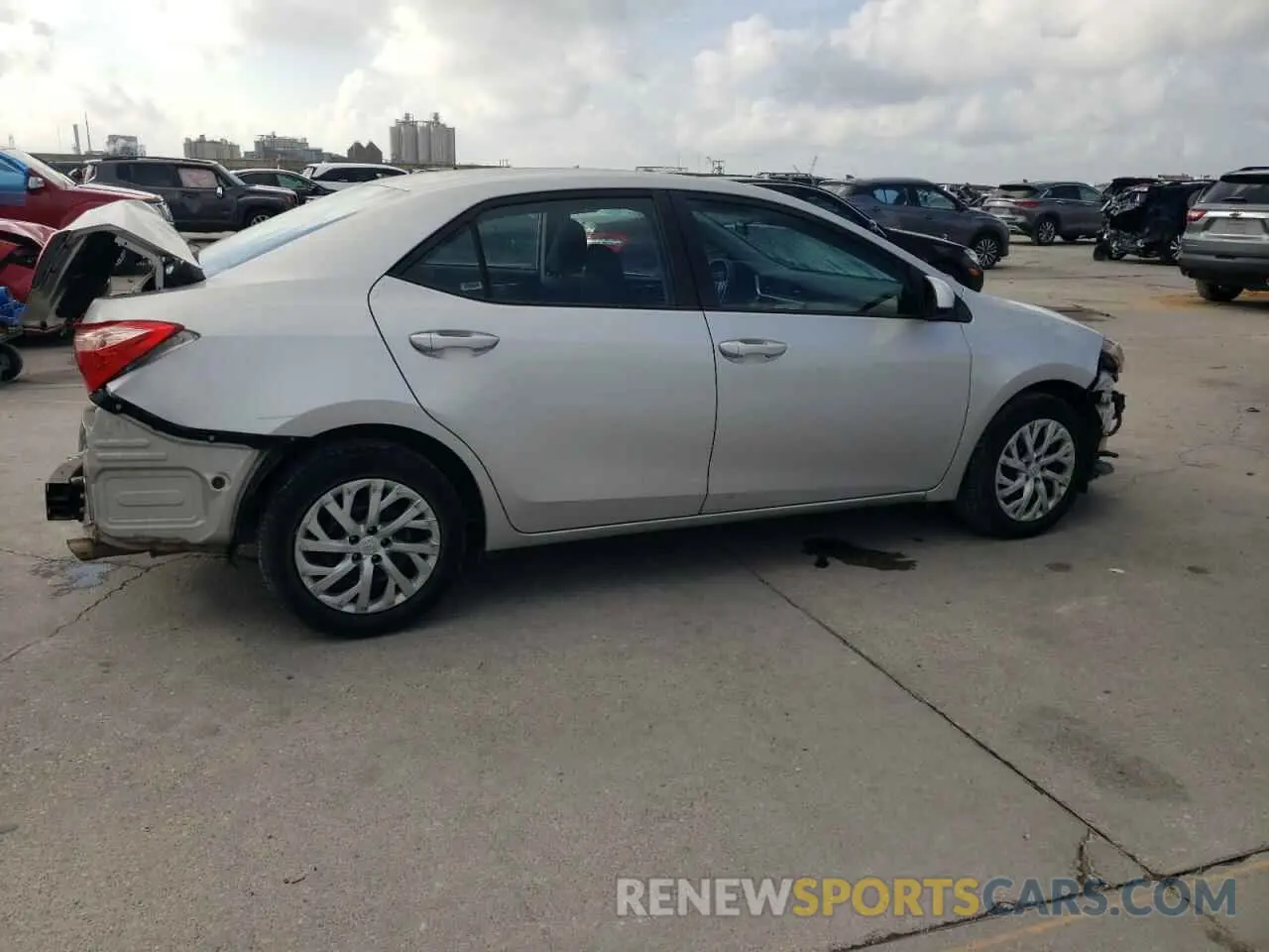 3 Photograph of a damaged car 5YFBURHE9KP909381 TOYOTA COROLLA 2019