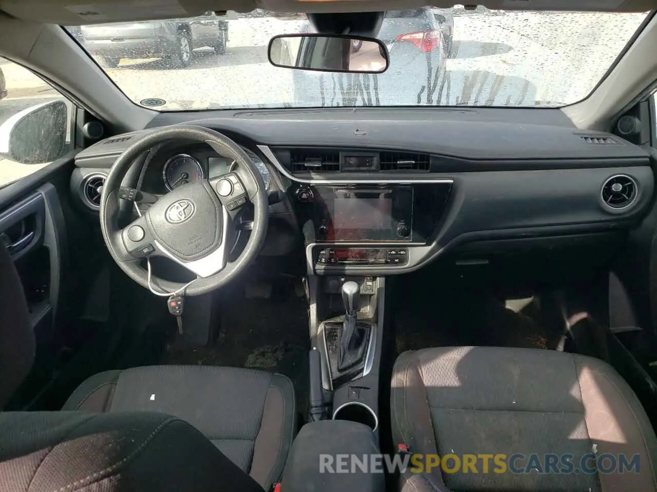 8 Photograph of a damaged car 5YFBURHE9KP909381 TOYOTA COROLLA 2019