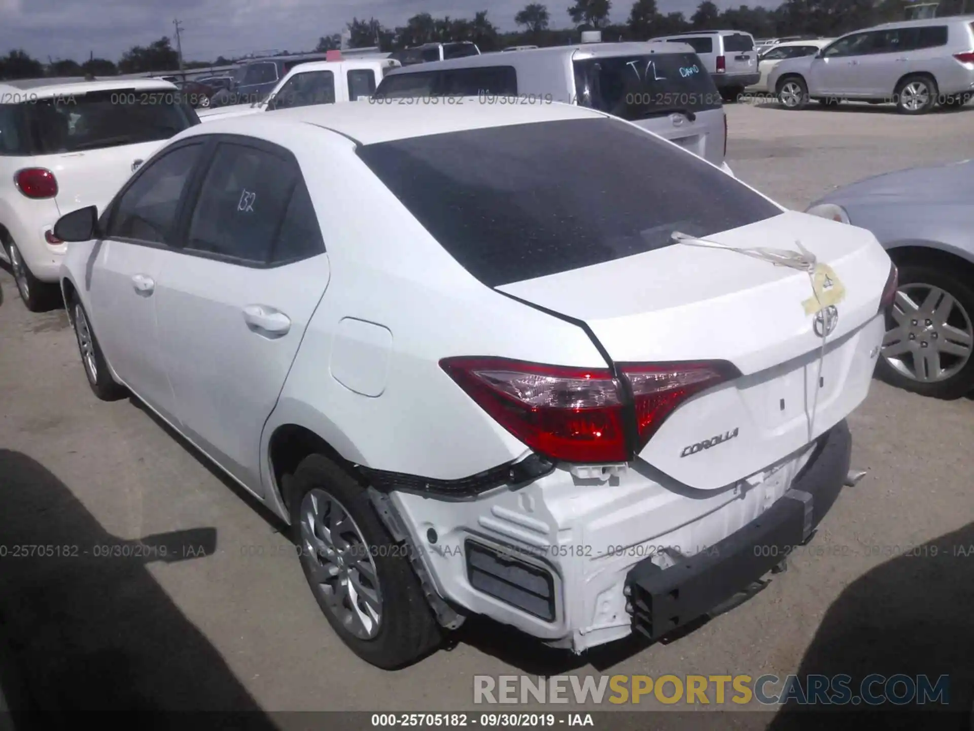 3 Photograph of a damaged car 5YFBURHE9KP914371 TOYOTA COROLLA 2019