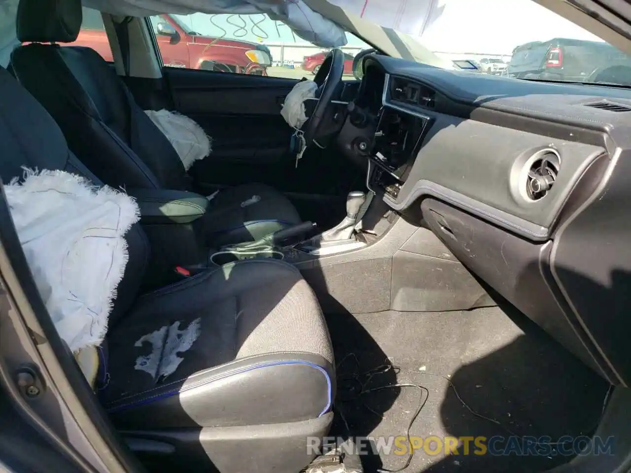 5 Photograph of a damaged car 5YFBURHE9KP916394 TOYOTA COROLLA 2019