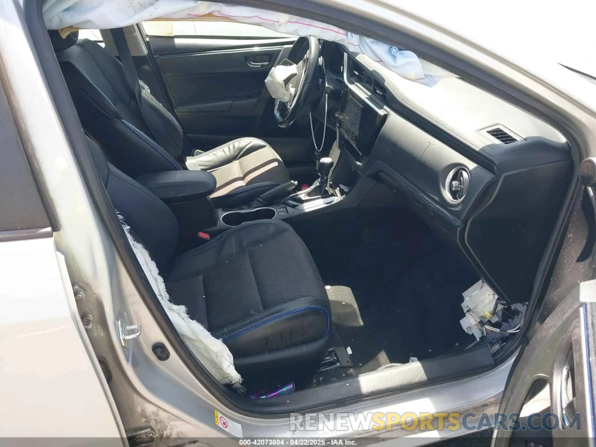 5 Photograph of a damaged car 5YFBURHE9KP917996 TOYOTA COROLLA 2019