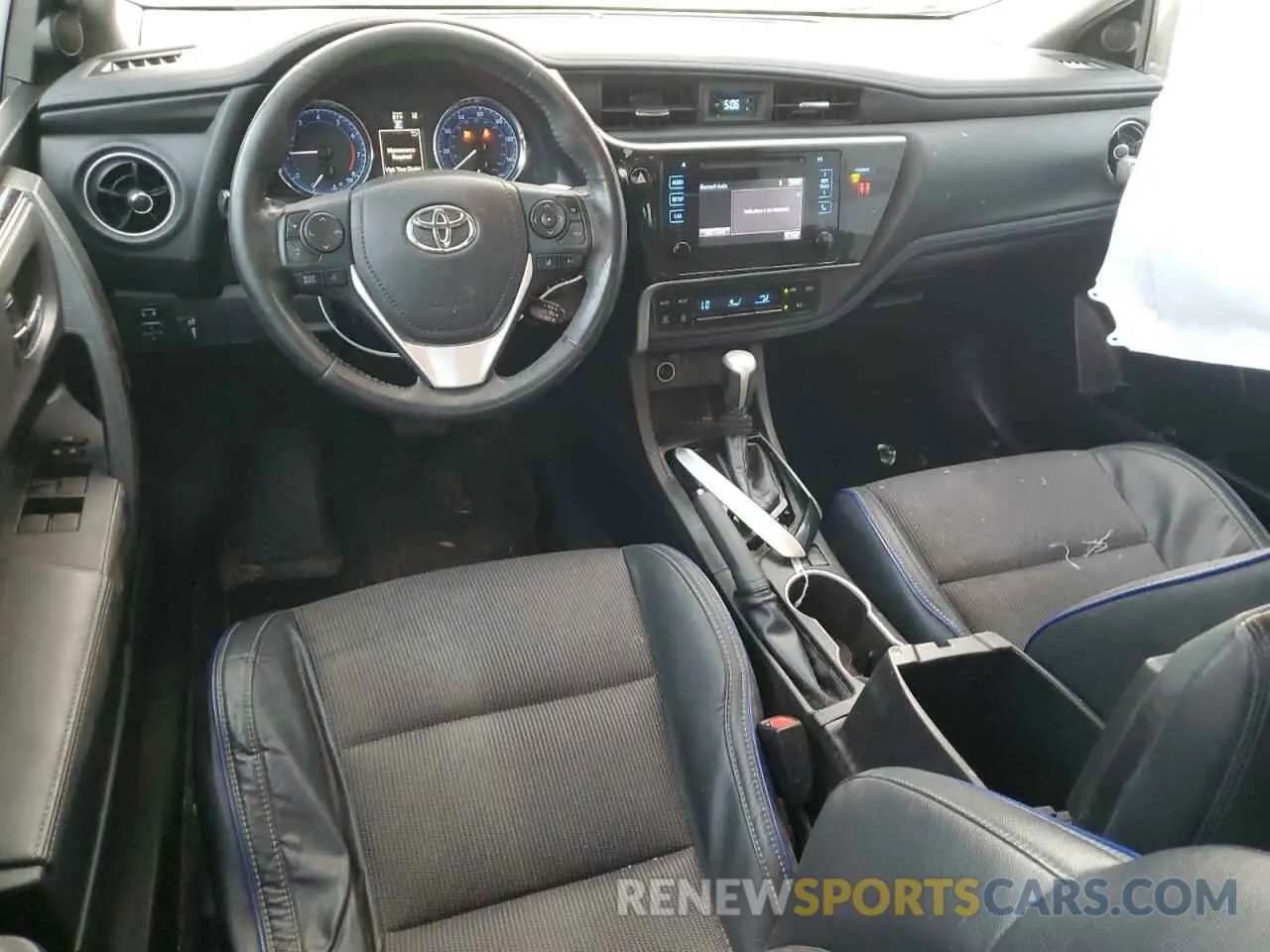 8 Photograph of a damaged car 5YFBURHE9KP918940 TOYOTA COROLLA 2019