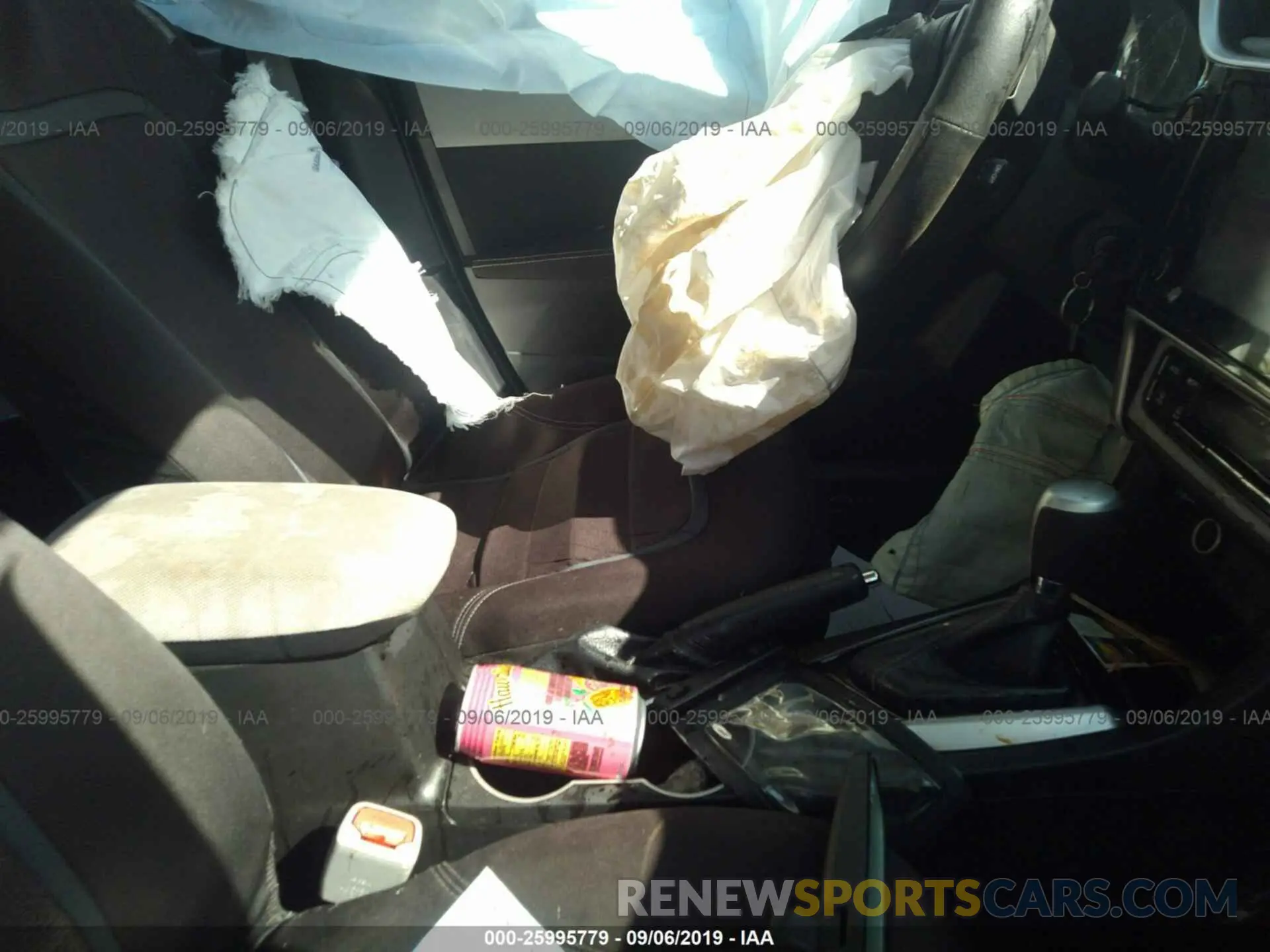 5 Photograph of a damaged car 5YFBURHE9KP919053 TOYOTA COROLLA 2019