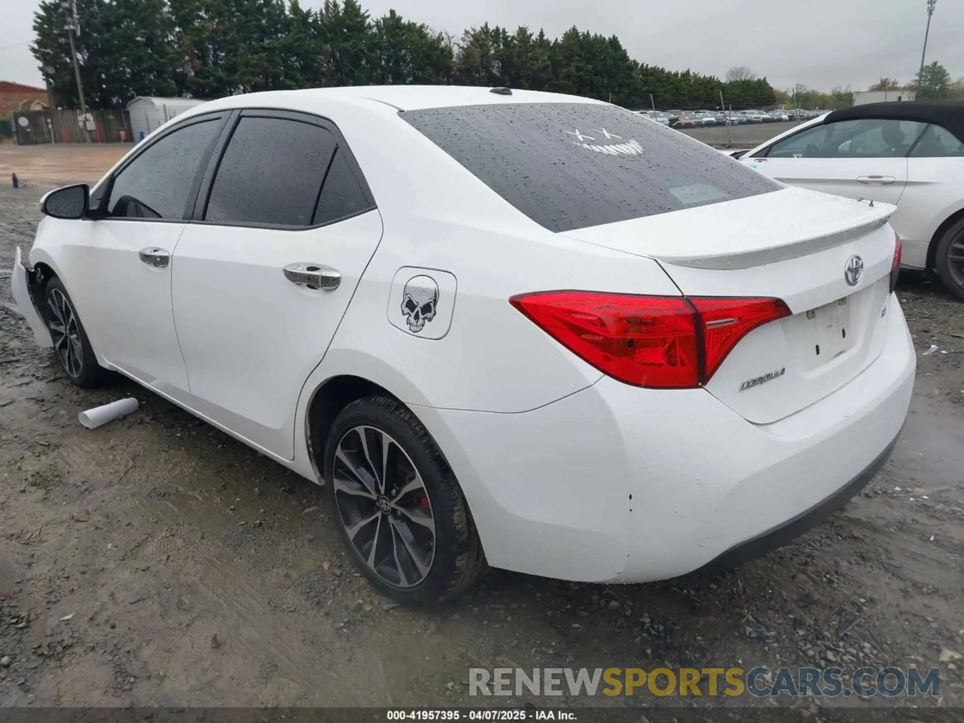 3 Photograph of a damaged car 5YFBURHE9KP921711 TOYOTA COROLLA 2019