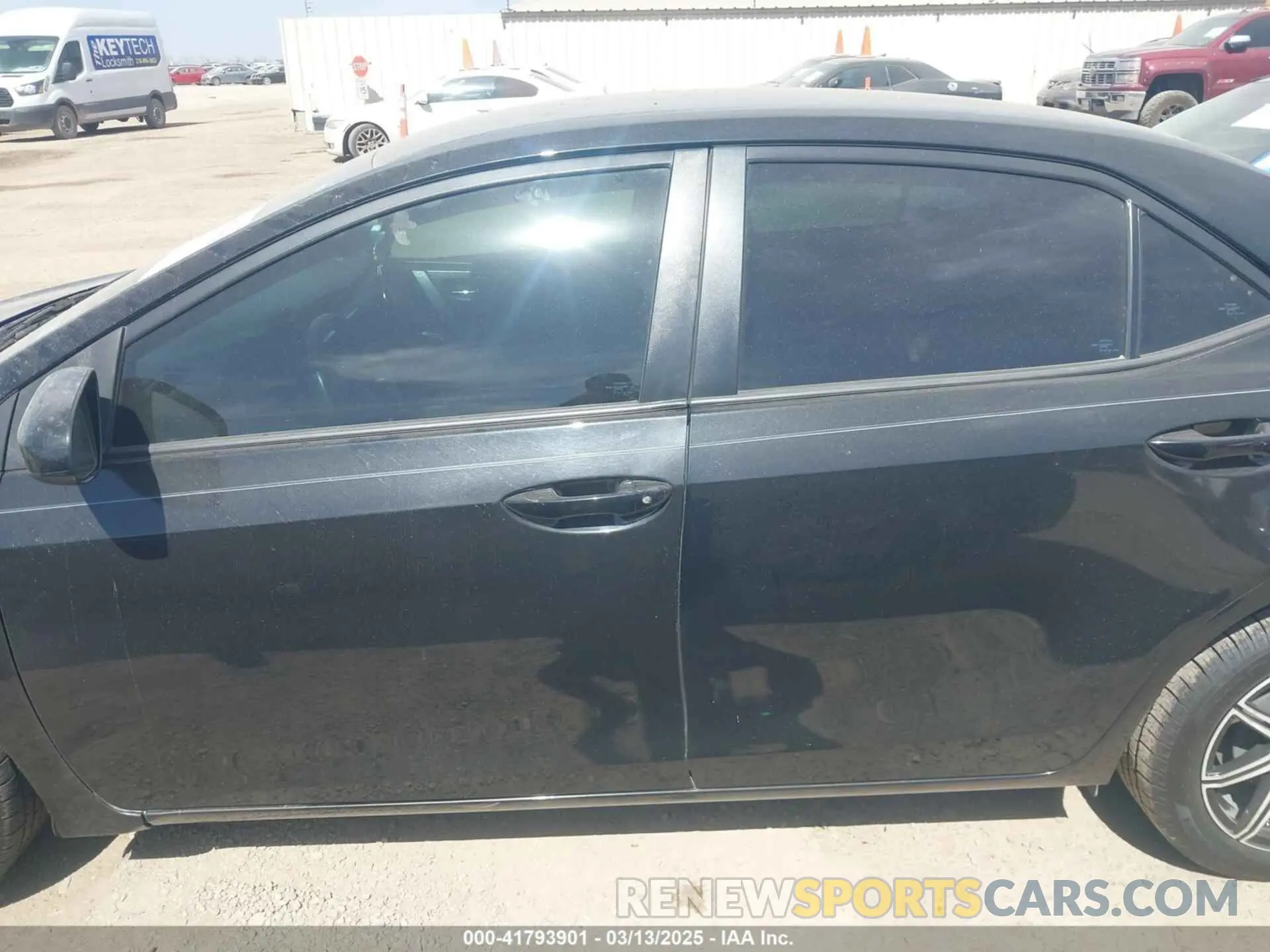 14 Photograph of a damaged car 5YFBURHE9KP929601 TOYOTA COROLLA 2019