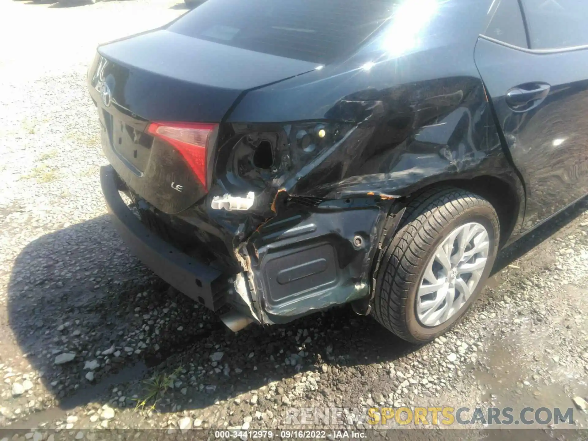 6 Photograph of a damaged car 5YFBURHE9KP932658 TOYOTA COROLLA 2019