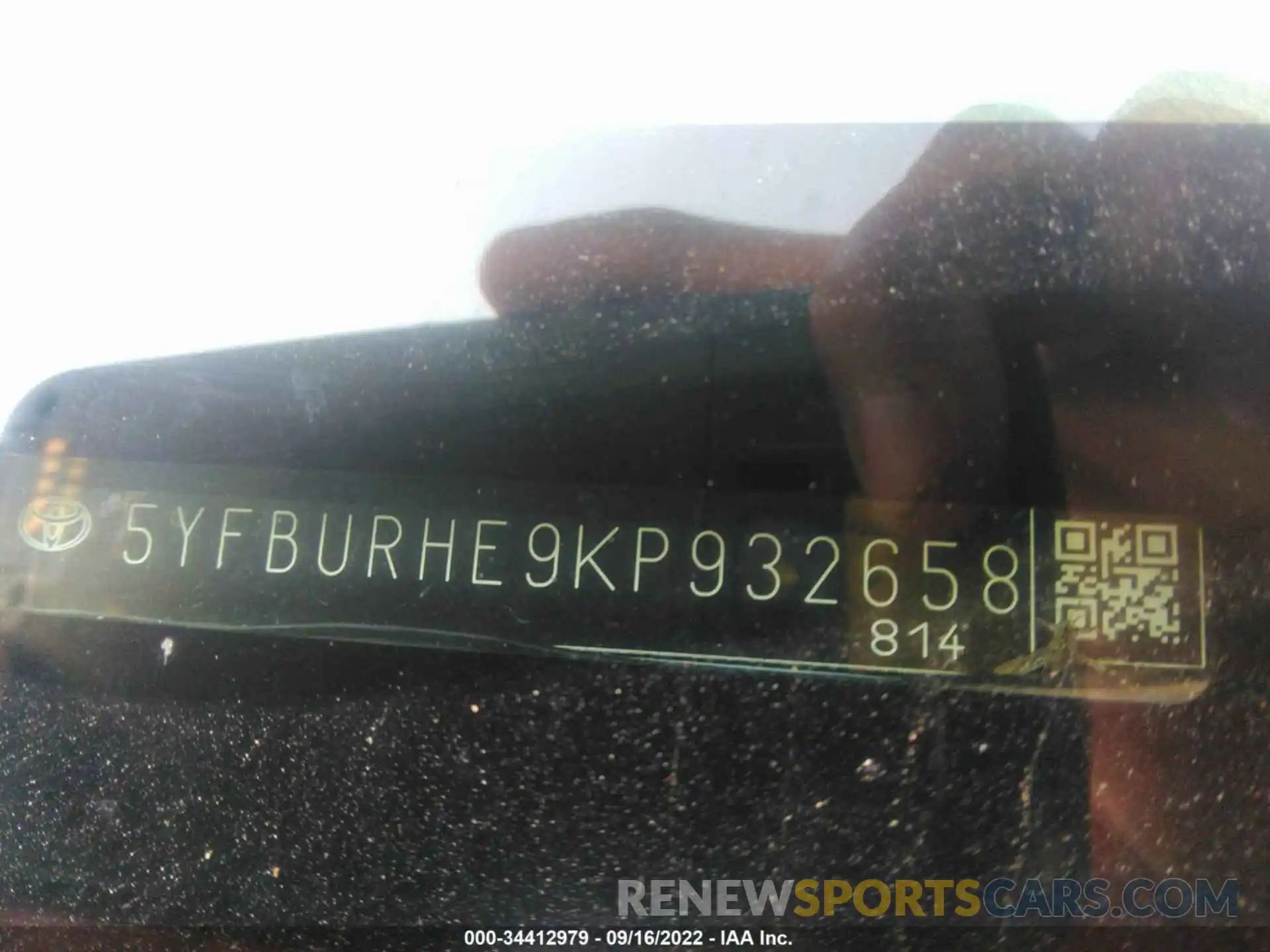 9 Photograph of a damaged car 5YFBURHE9KP932658 TOYOTA COROLLA 2019