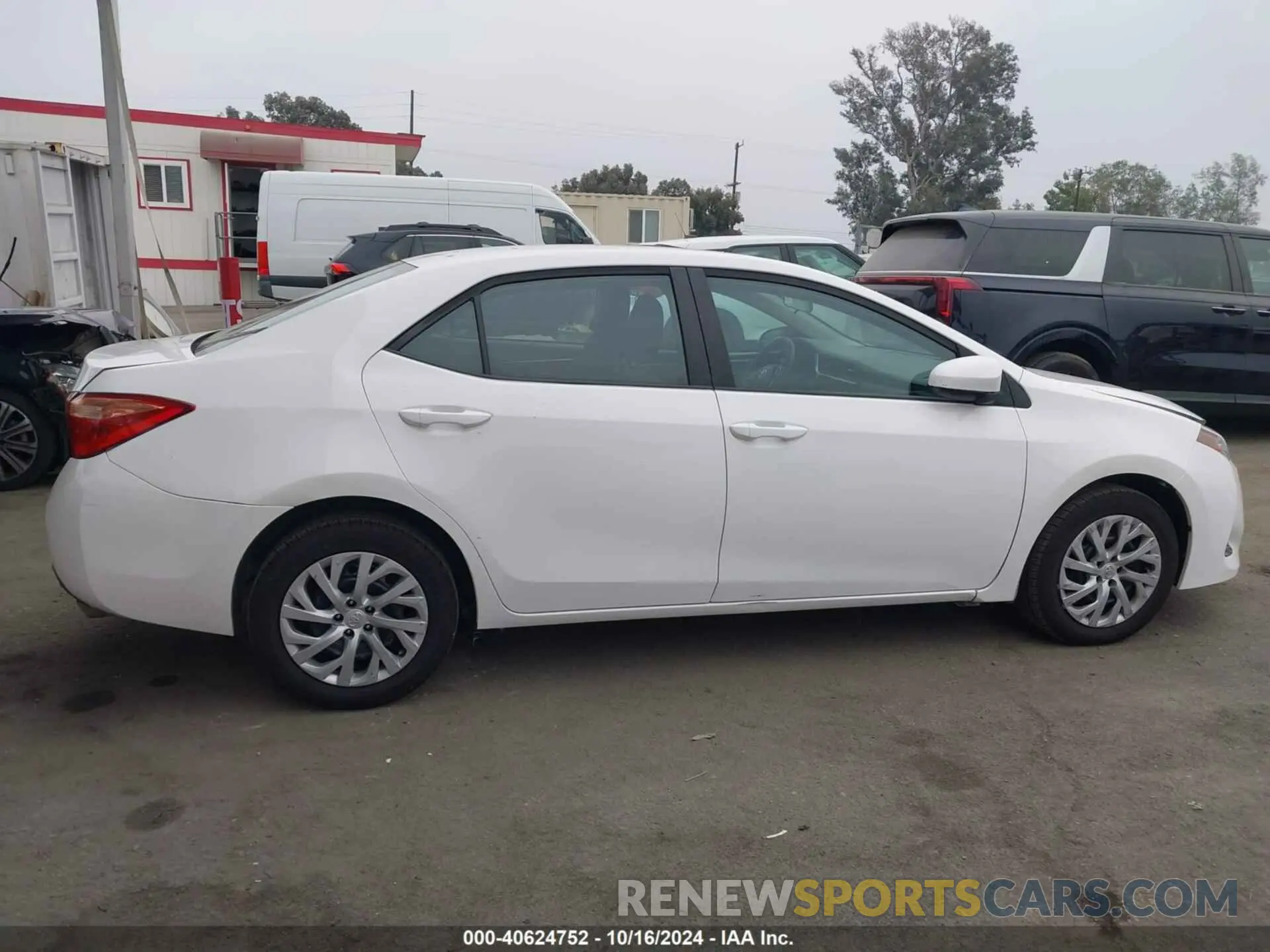 13 Photograph of a damaged car 5YFBURHE9KP933079 TOYOTA COROLLA 2019