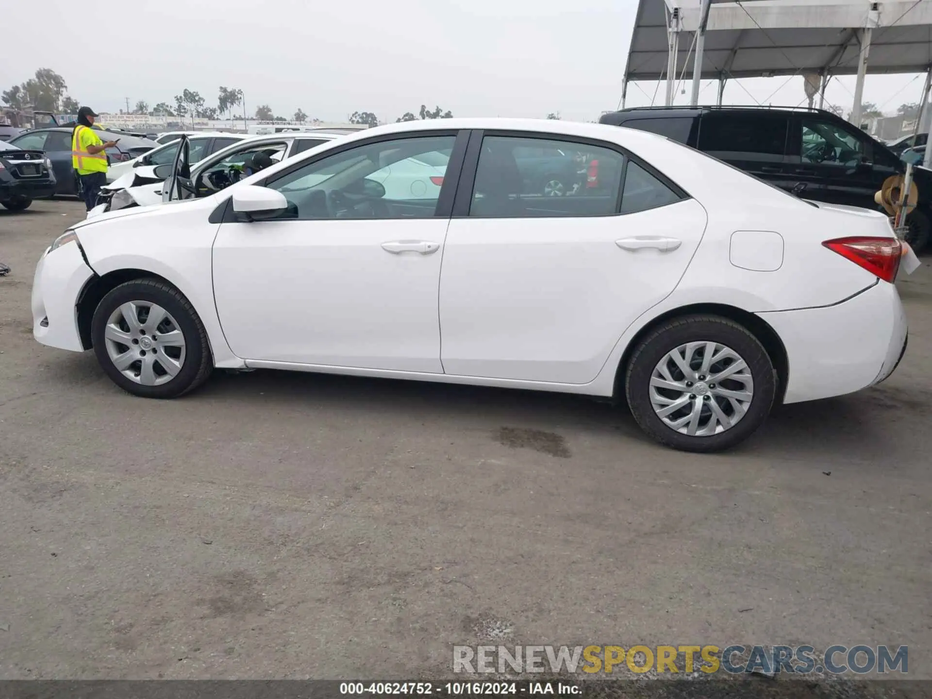 14 Photograph of a damaged car 5YFBURHE9KP933079 TOYOTA COROLLA 2019