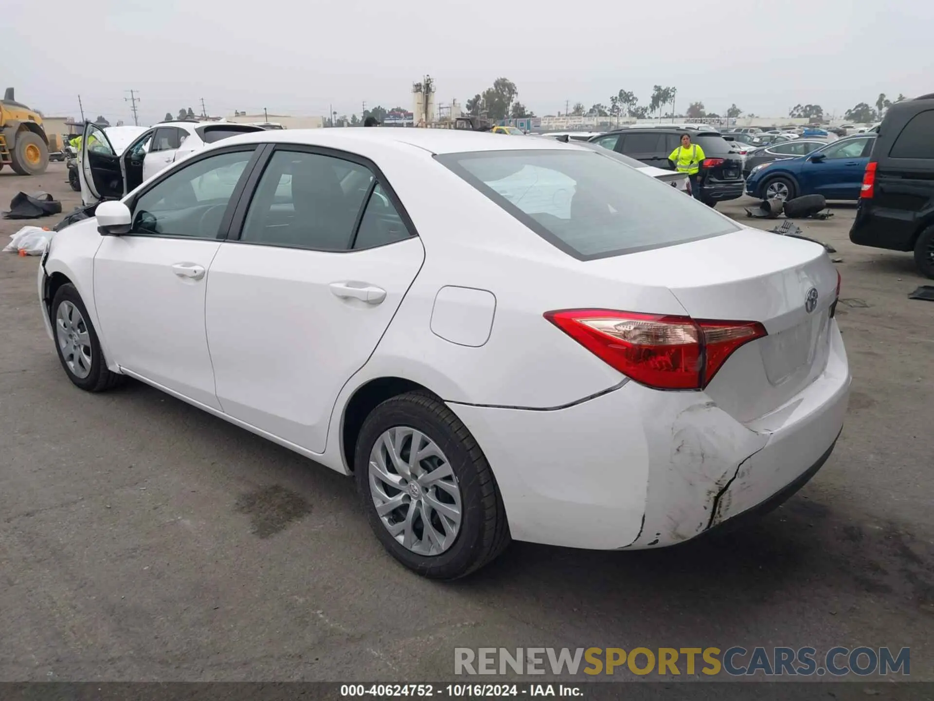 3 Photograph of a damaged car 5YFBURHE9KP933079 TOYOTA COROLLA 2019