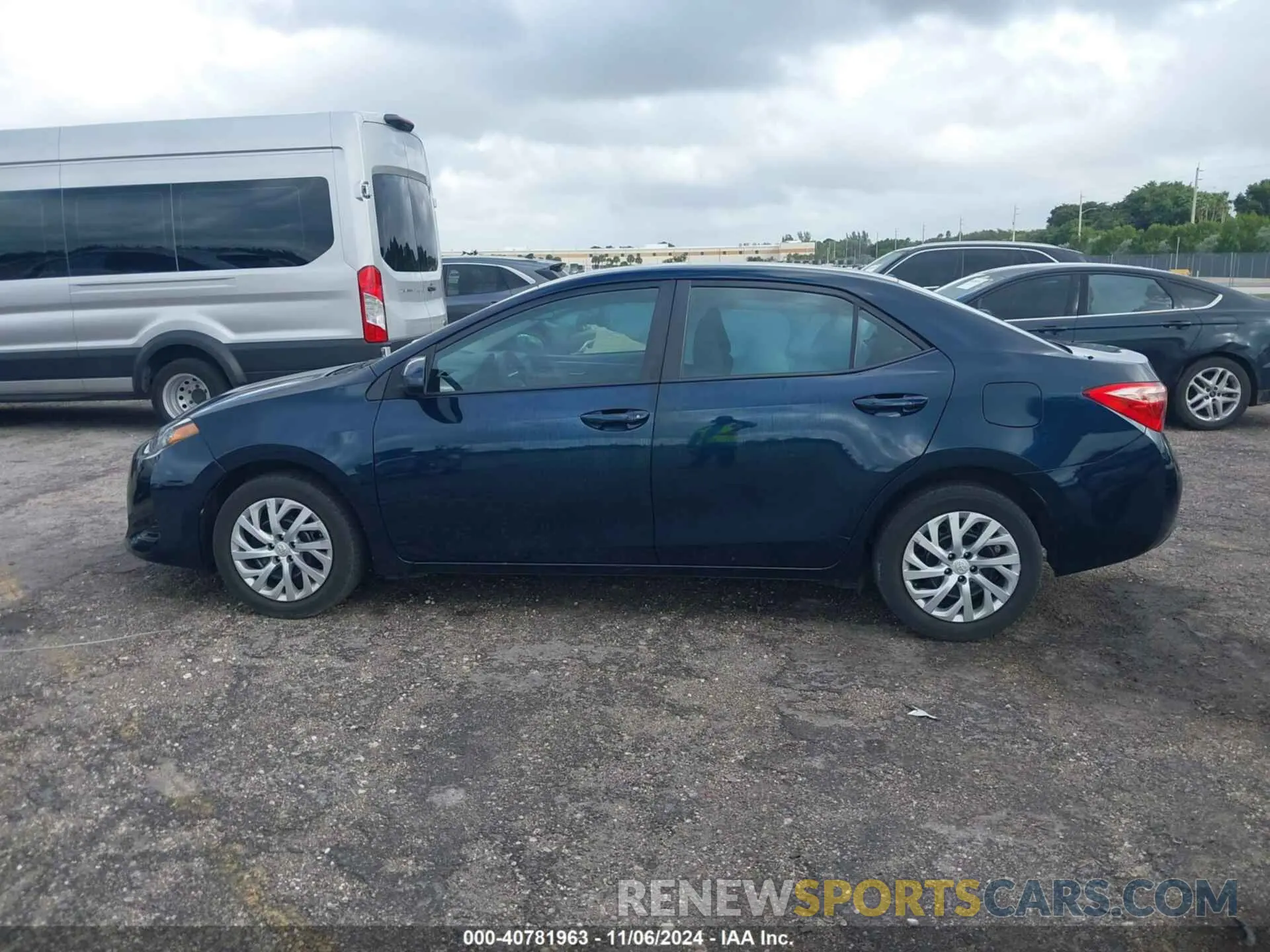 13 Photograph of a damaged car 5YFBURHE9KP933440 TOYOTA COROLLA 2019