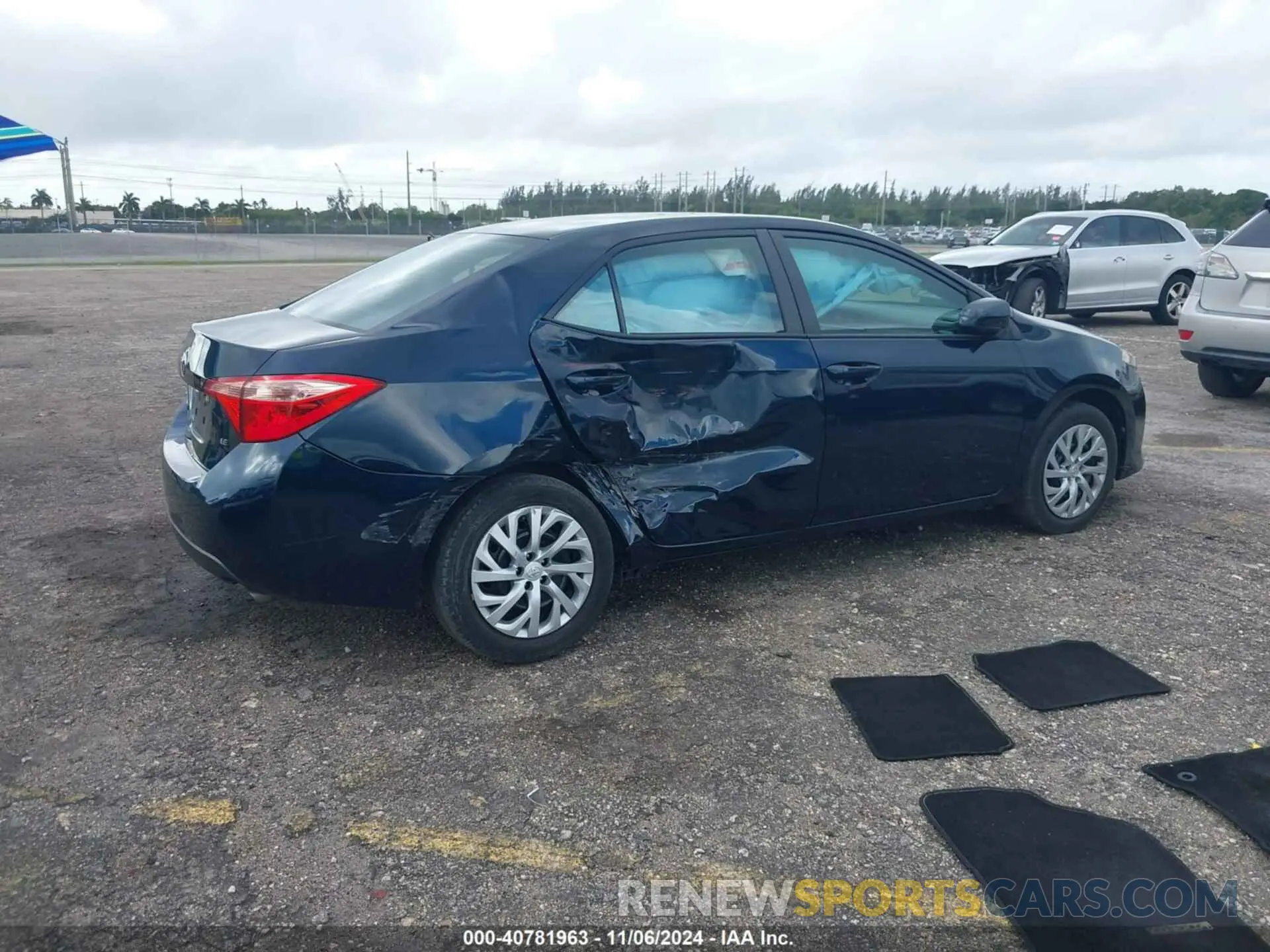 4 Photograph of a damaged car 5YFBURHE9KP933440 TOYOTA COROLLA 2019