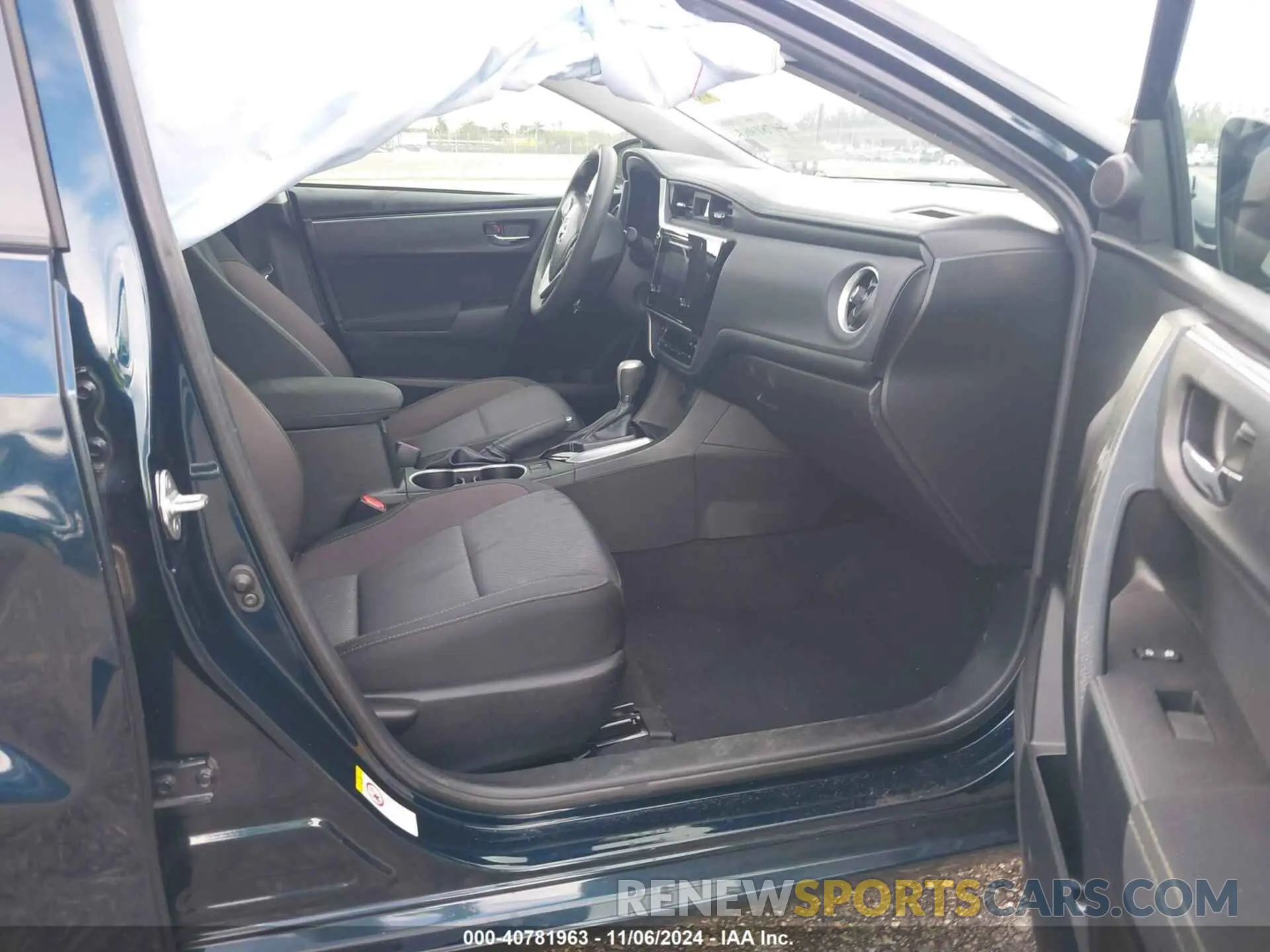 5 Photograph of a damaged car 5YFBURHE9KP933440 TOYOTA COROLLA 2019