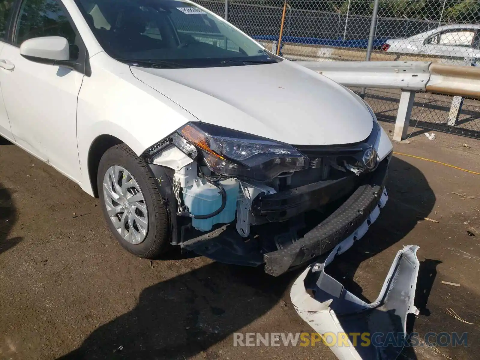 9 Photograph of a damaged car 5YFBURHE9KP936676 TOYOTA COROLLA 2019