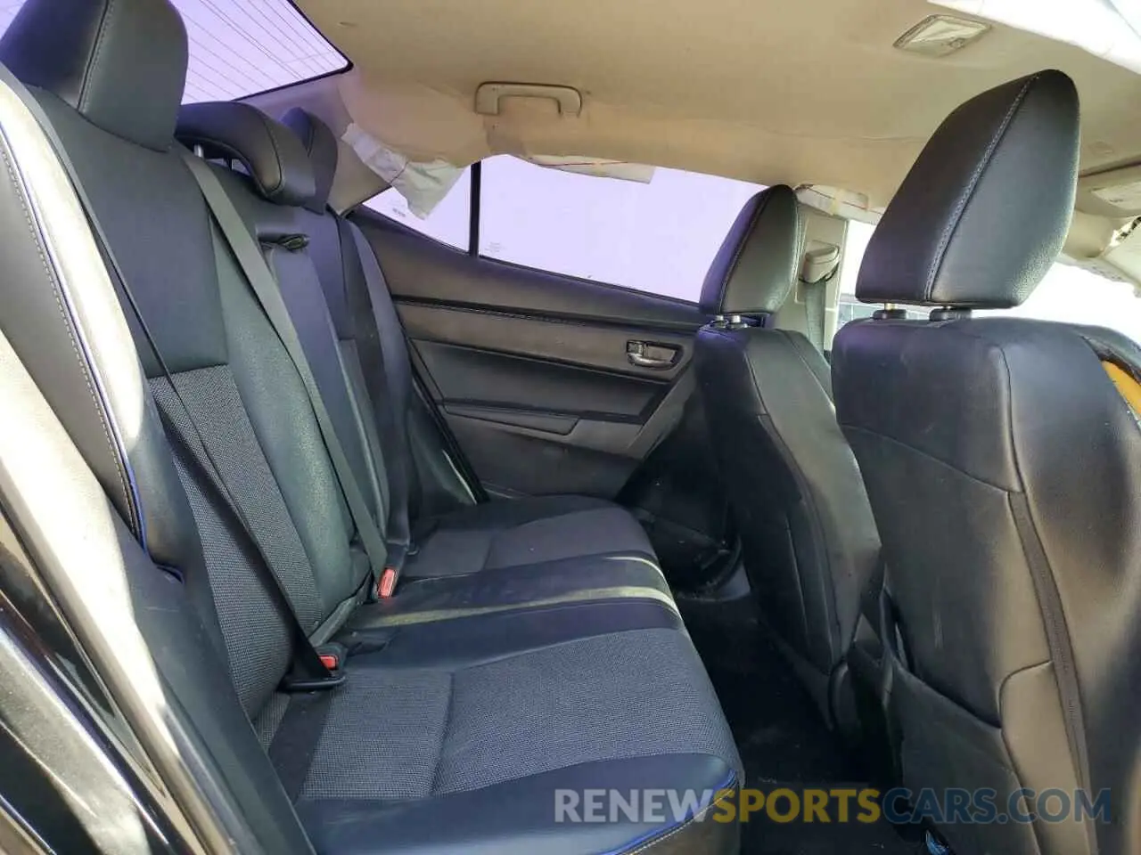 10 Photograph of a damaged car 5YFBURHE9KP938900 TOYOTA COROLLA 2019