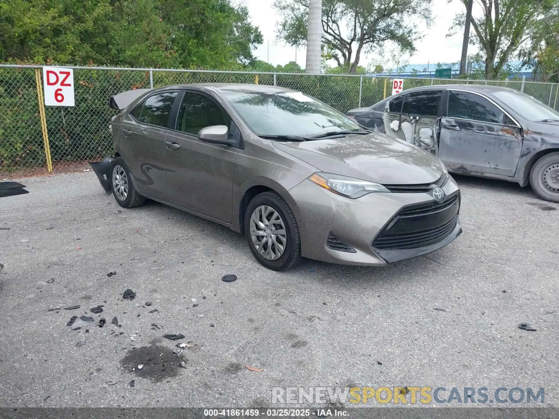 1 Photograph of a damaged car 5YFBURHE9KP939223 TOYOTA COROLLA 2019