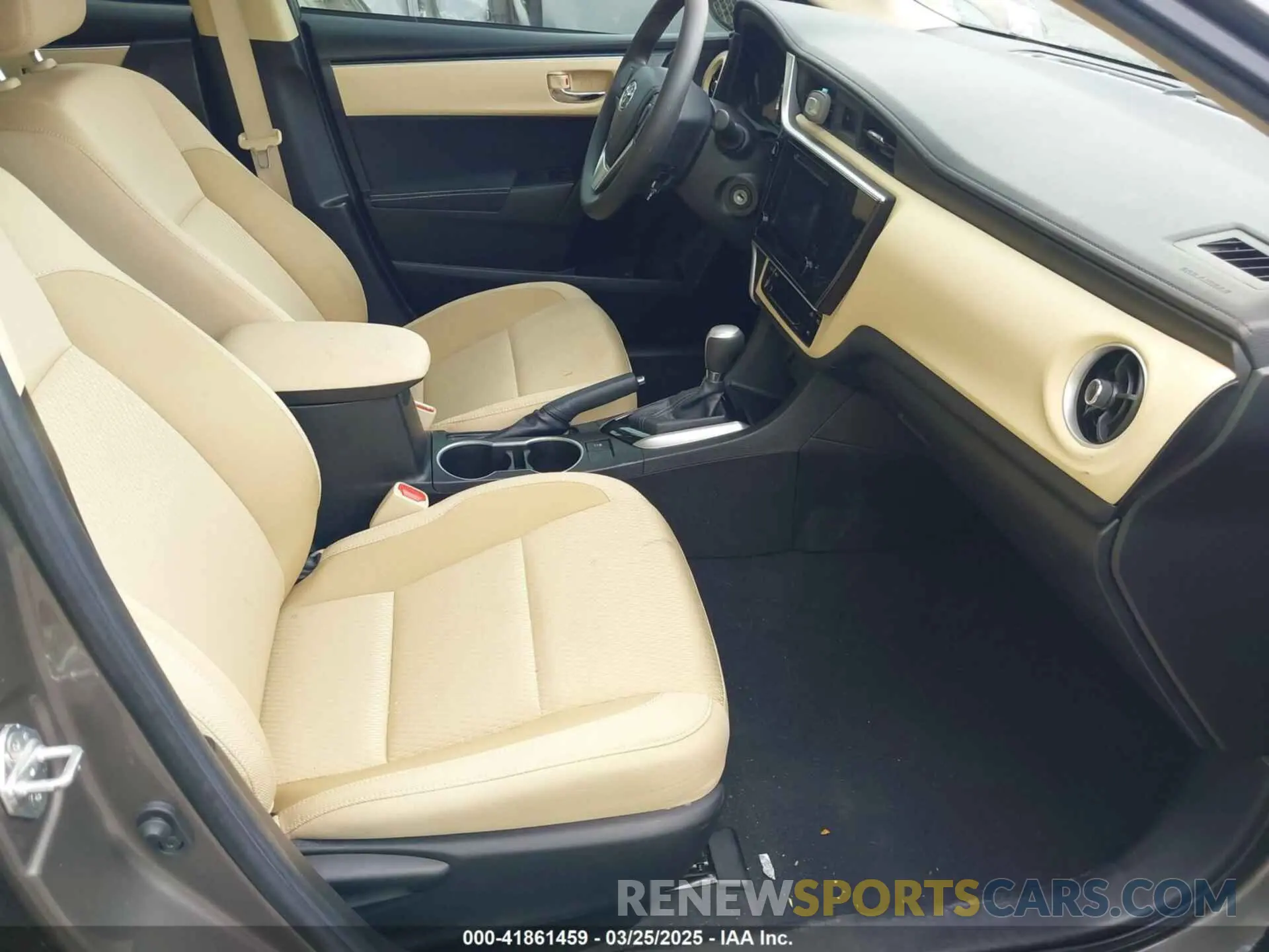 5 Photograph of a damaged car 5YFBURHE9KP939223 TOYOTA COROLLA 2019
