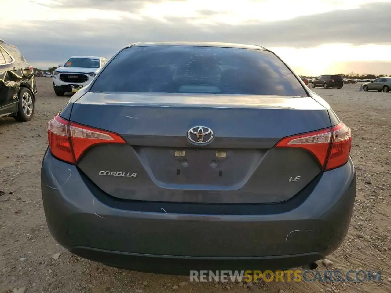 6 Photograph of a damaged car 5YFBURHE9KP945555 TOYOTA COROLLA 2019