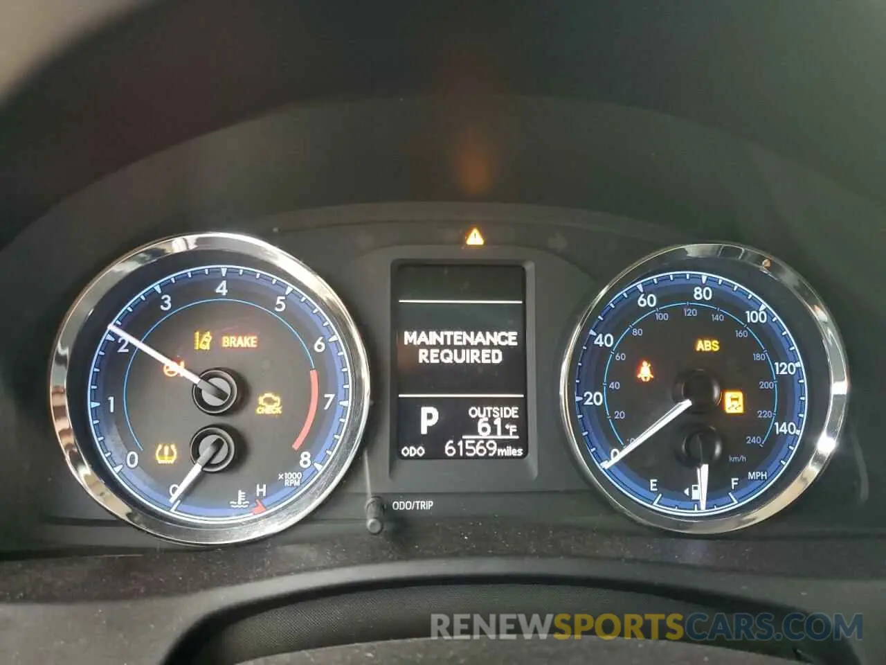 9 Photograph of a damaged car 5YFBURHE9KP945555 TOYOTA COROLLA 2019