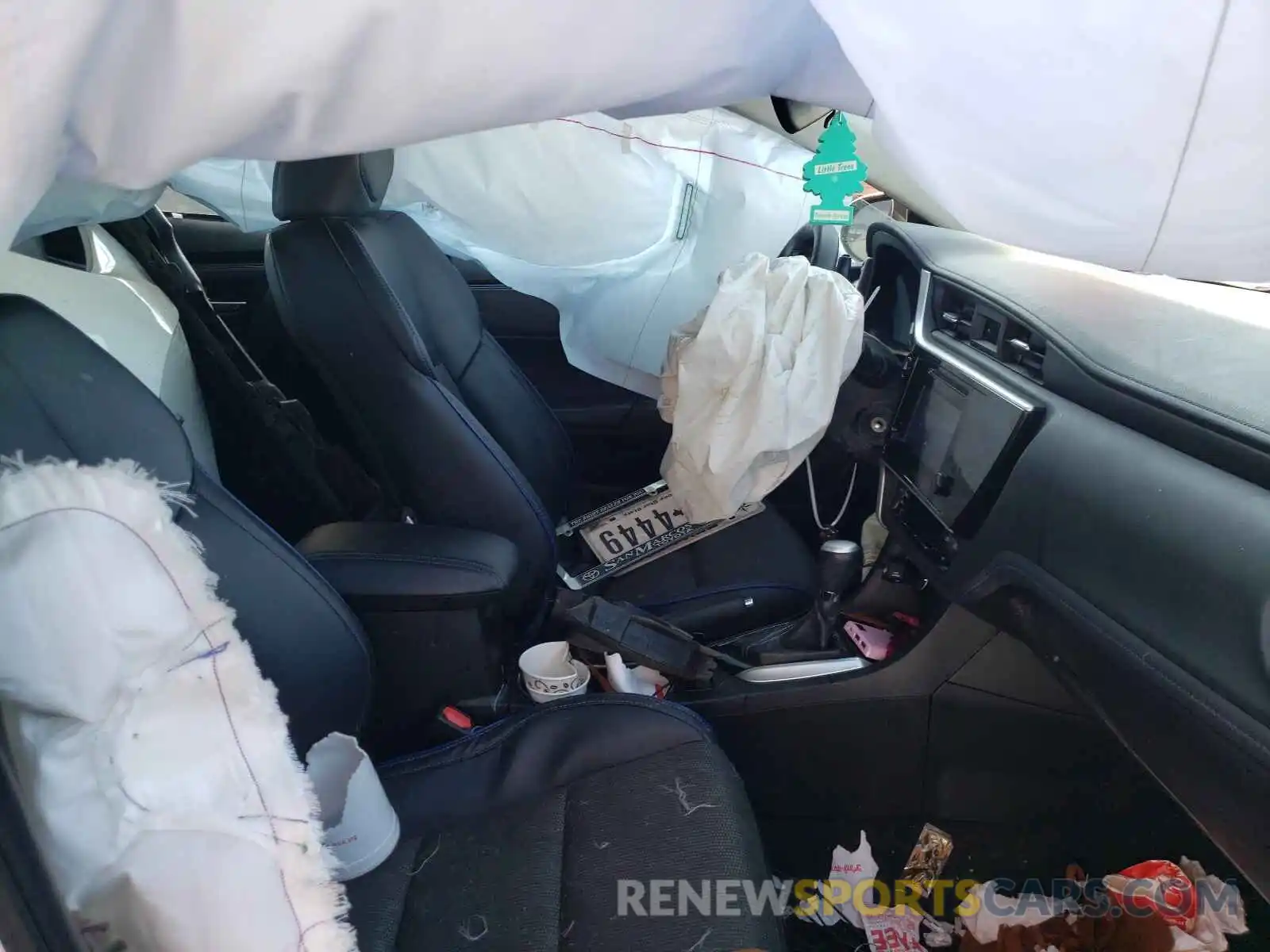 5 Photograph of a damaged car 5YFBURHEXKP858294 TOYOTA COROLLA 2019