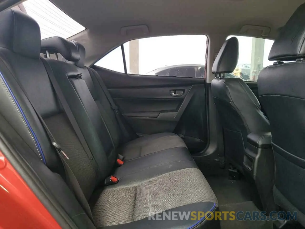 10 Photograph of a damaged car 5YFBURHEXKP859560 TOYOTA COROLLA 2019