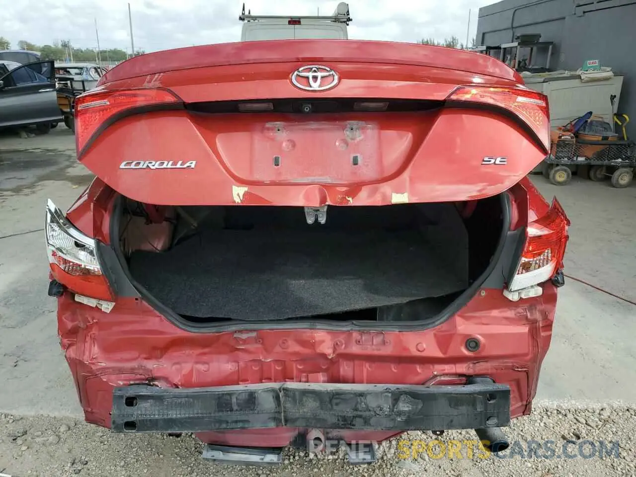 6 Photograph of a damaged car 5YFBURHEXKP859560 TOYOTA COROLLA 2019