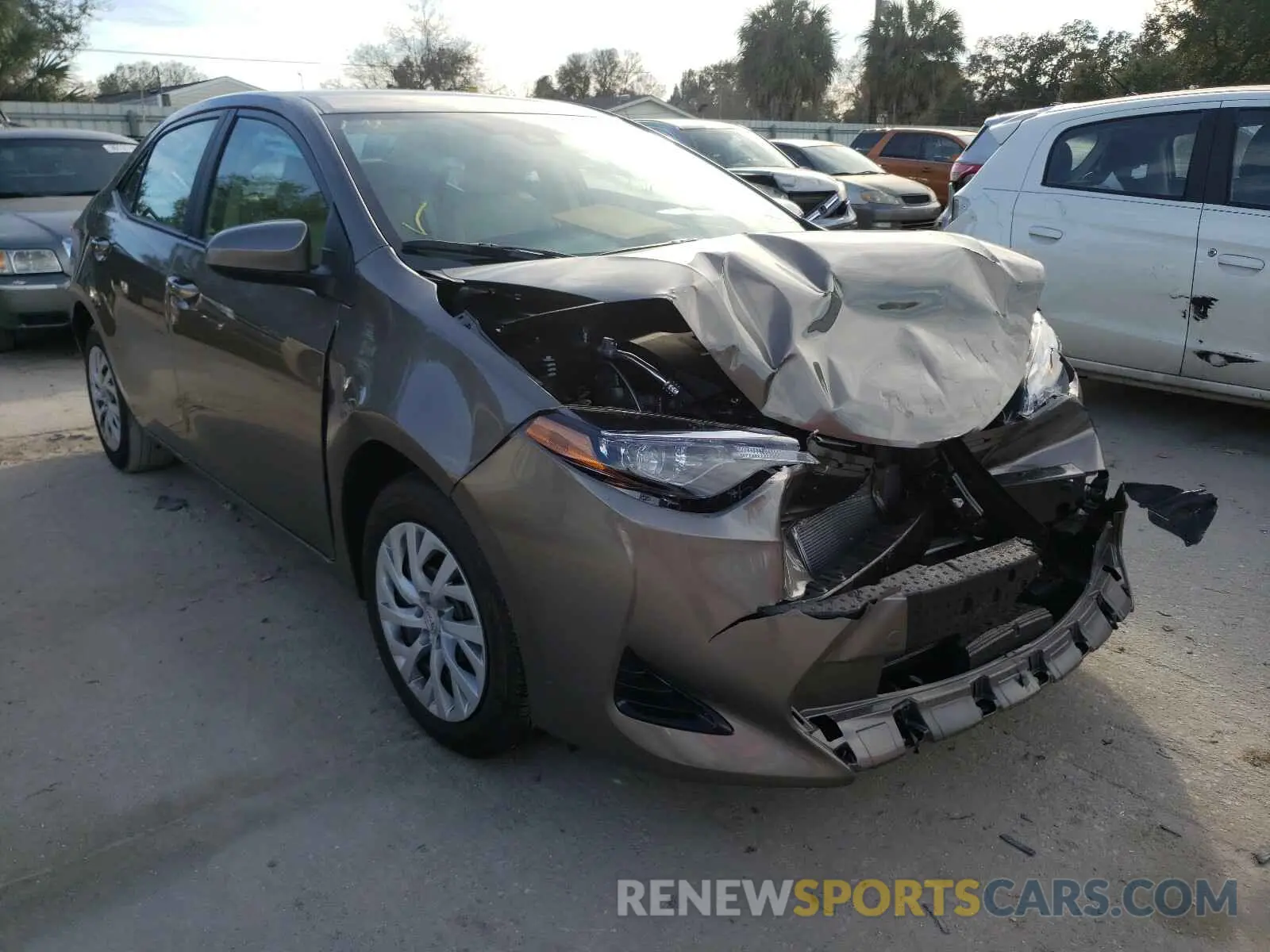 1 Photograph of a damaged car 5YFBURHEXKP860563 TOYOTA COROLLA 2019