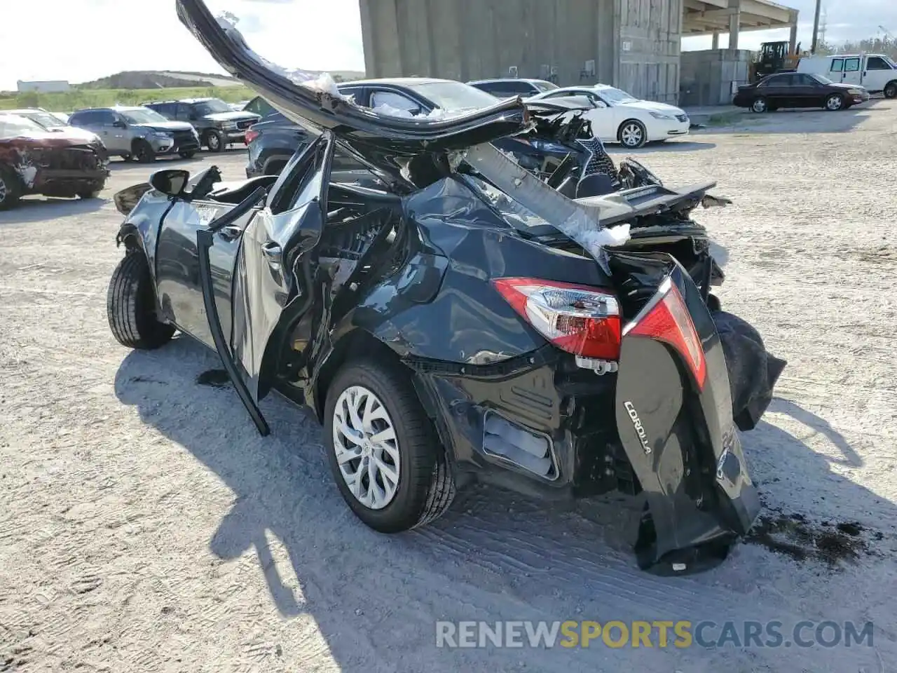 2 Photograph of a damaged car 5YFBURHEXKP861499 TOYOTA COROLLA 2019