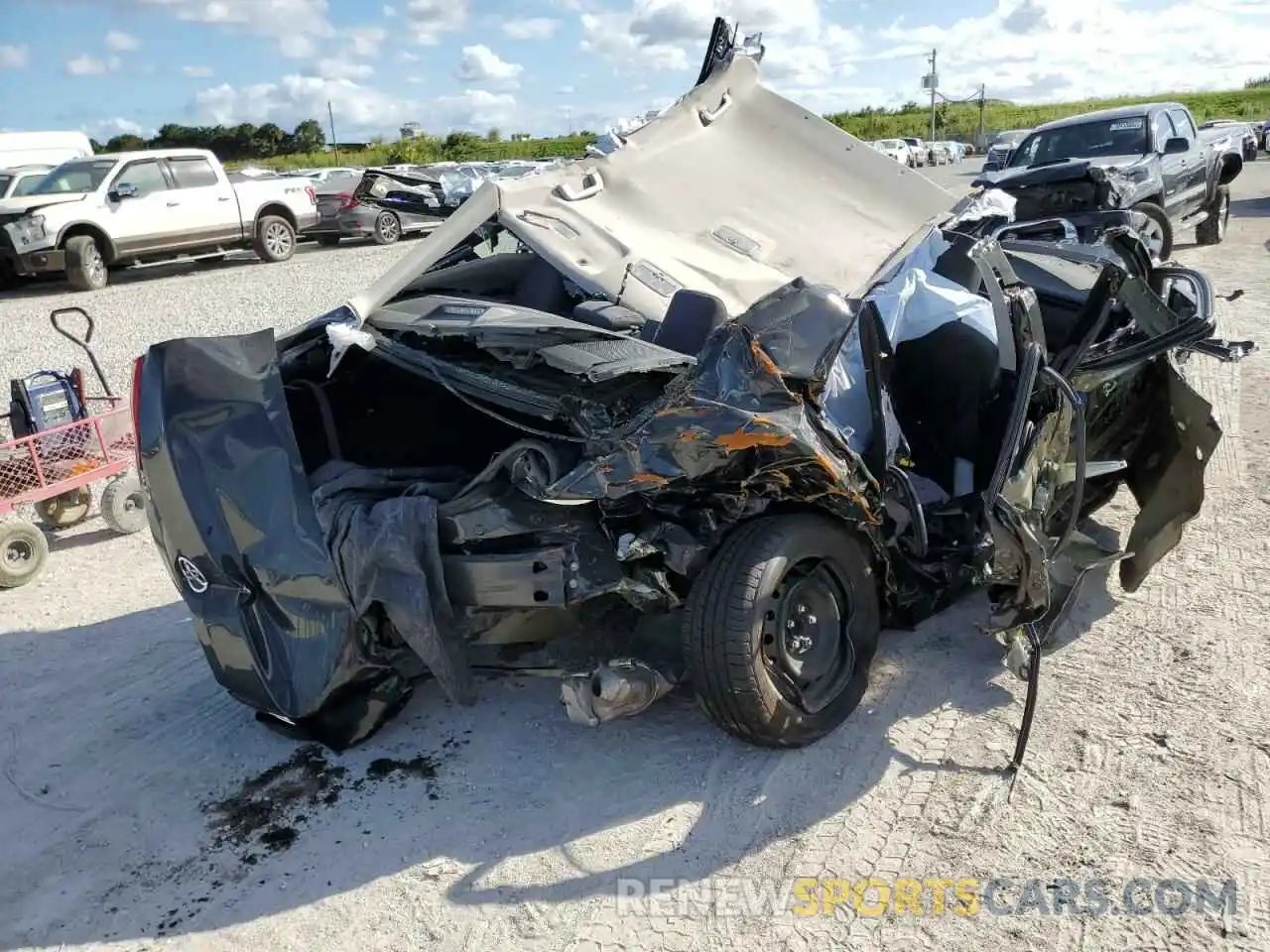 3 Photograph of a damaged car 5YFBURHEXKP861499 TOYOTA COROLLA 2019