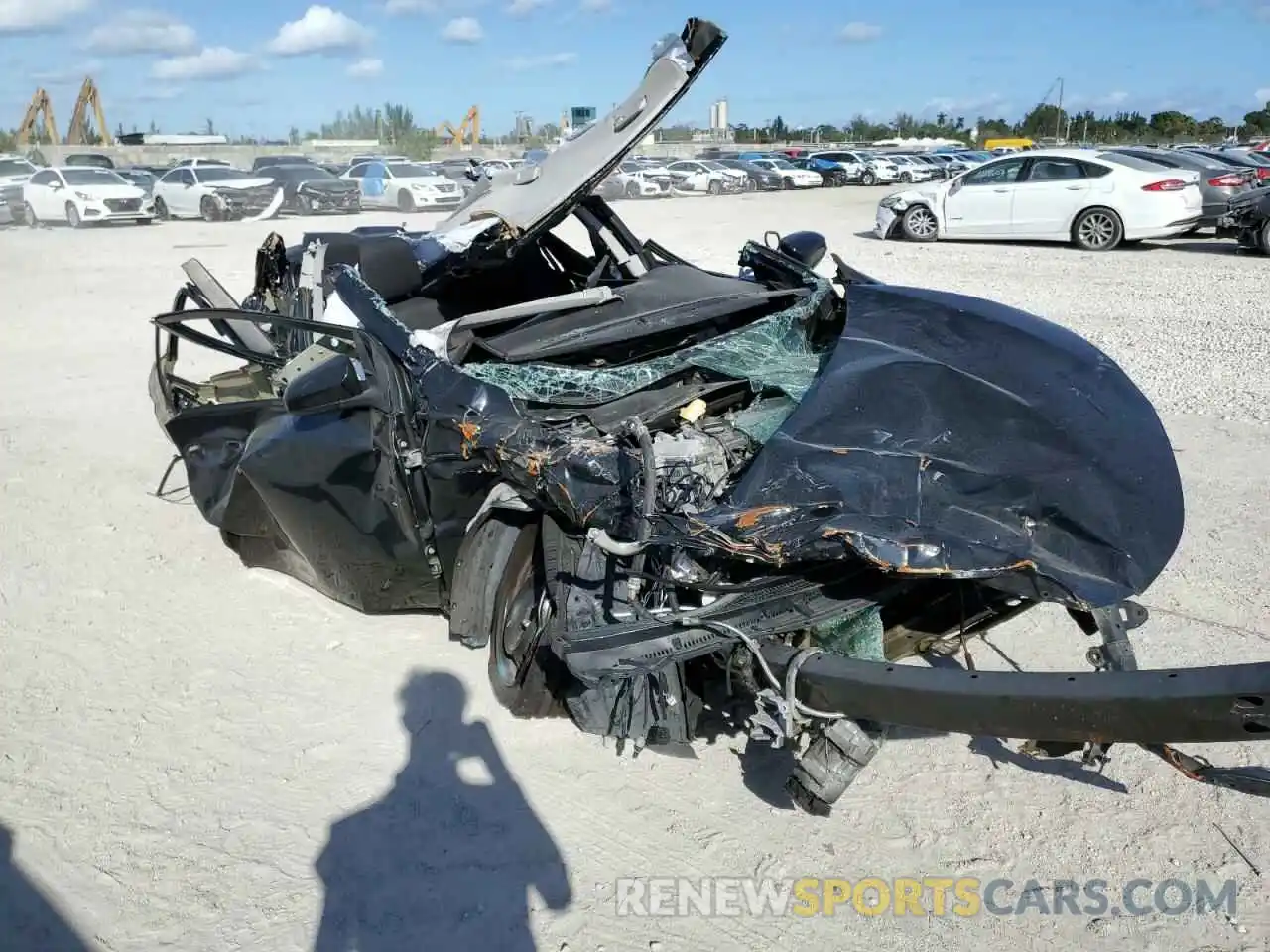 4 Photograph of a damaged car 5YFBURHEXKP861499 TOYOTA COROLLA 2019