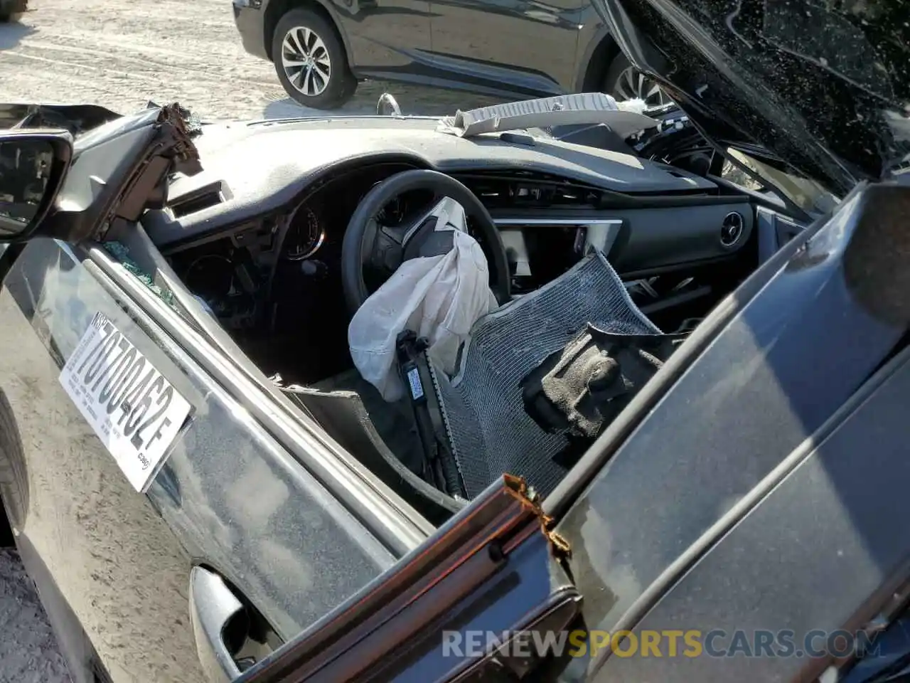 8 Photograph of a damaged car 5YFBURHEXKP861499 TOYOTA COROLLA 2019