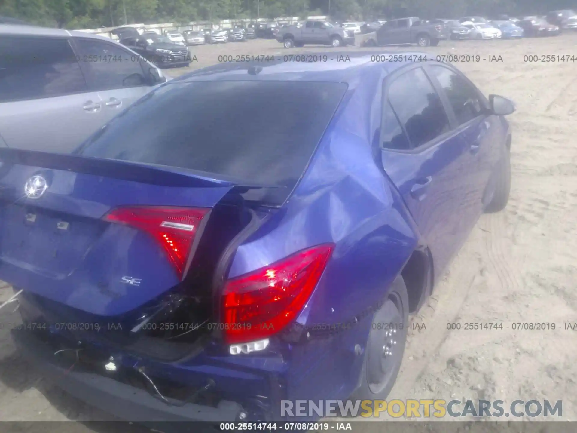 4 Photograph of a damaged car 5YFBURHEXKP862331 TOYOTA COROLLA 2019