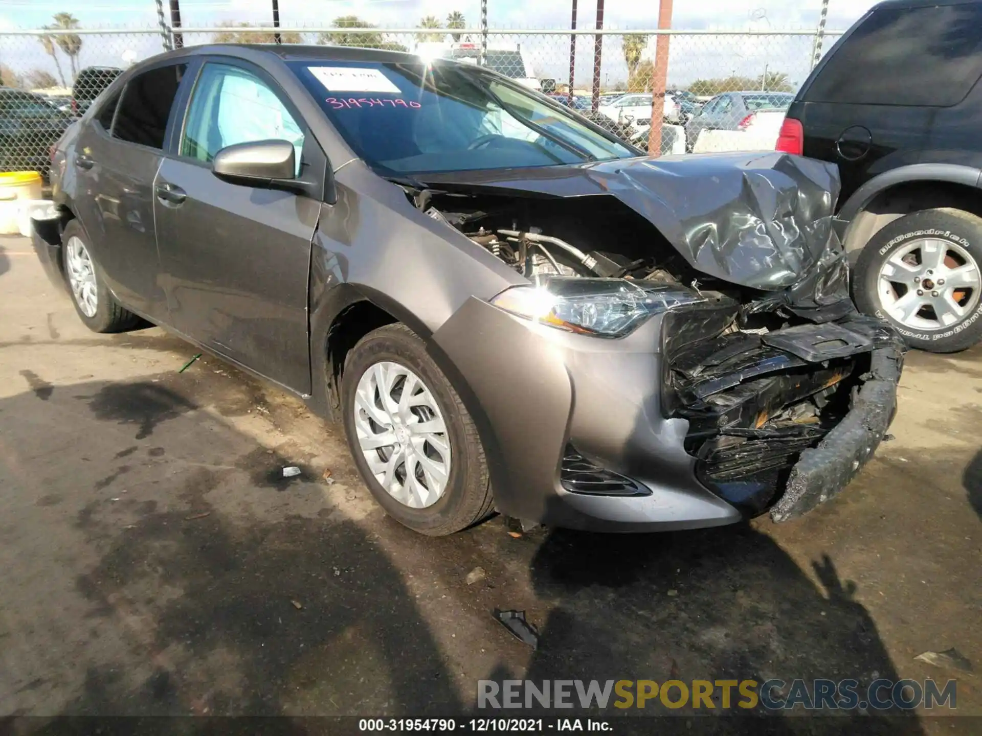 1 Photograph of a damaged car 5YFBURHEXKP863012 TOYOTA COROLLA 2019