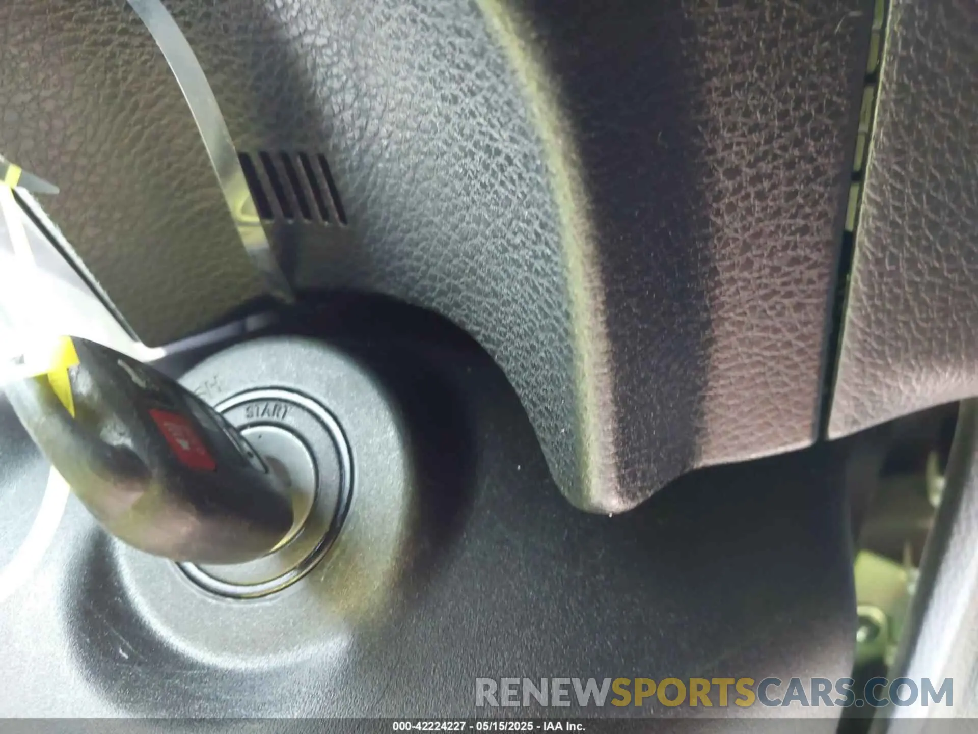 11 Photograph of a damaged car 5YFBURHEXKP863852 TOYOTA COROLLA 2019