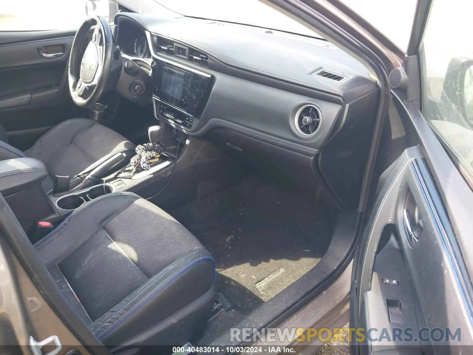 5 Photograph of a damaged car 5YFBURHEXKP865049 TOYOTA COROLLA 2019