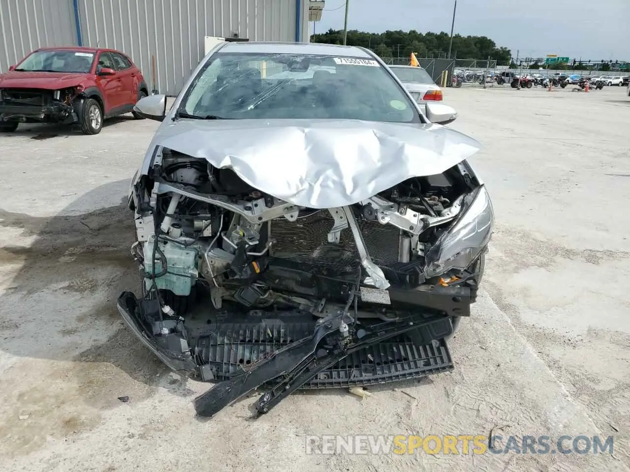 5 Photograph of a damaged car 5YFBURHEXKP865326 TOYOTA COROLLA 2019