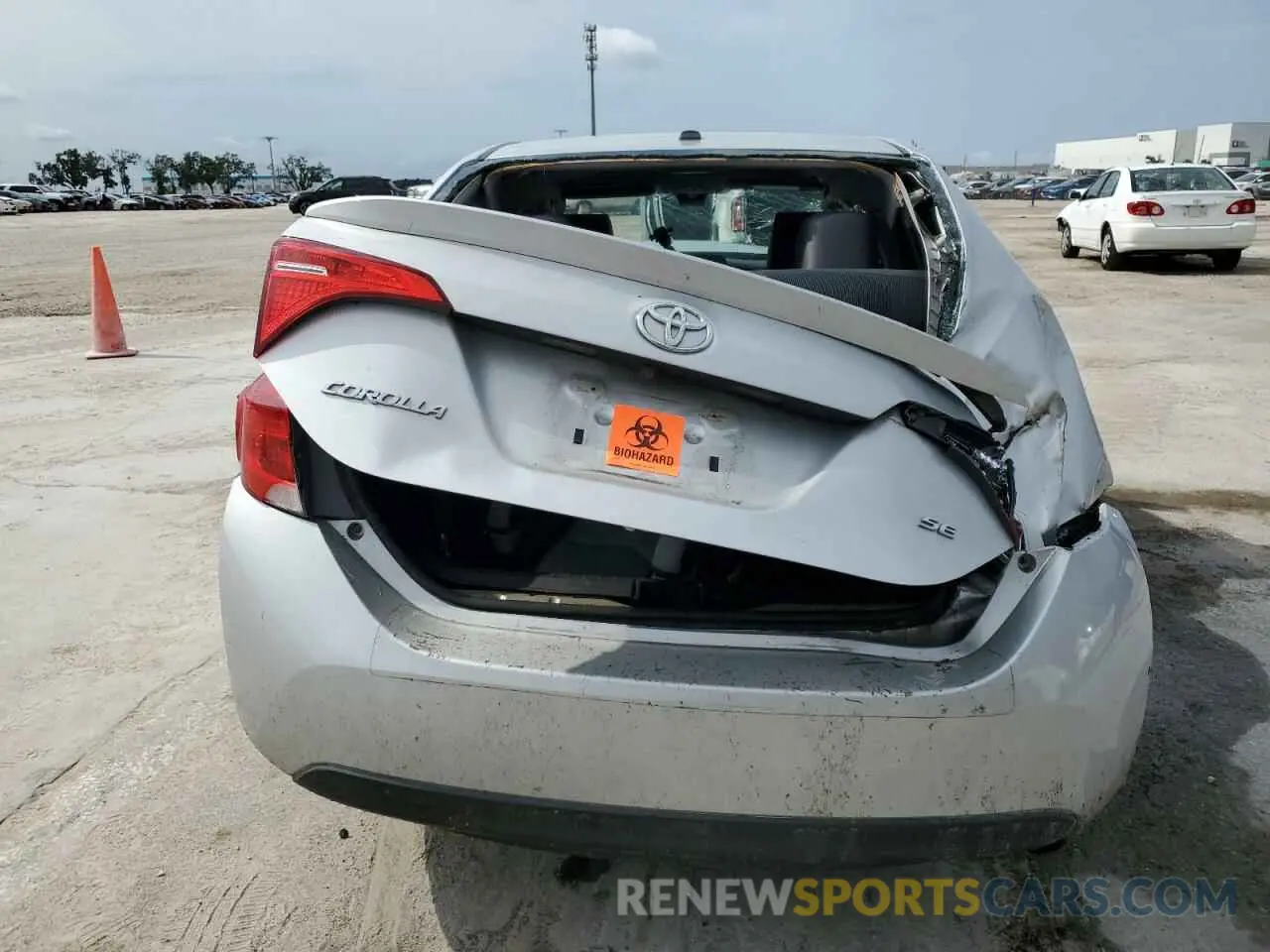 6 Photograph of a damaged car 5YFBURHEXKP865326 TOYOTA COROLLA 2019
