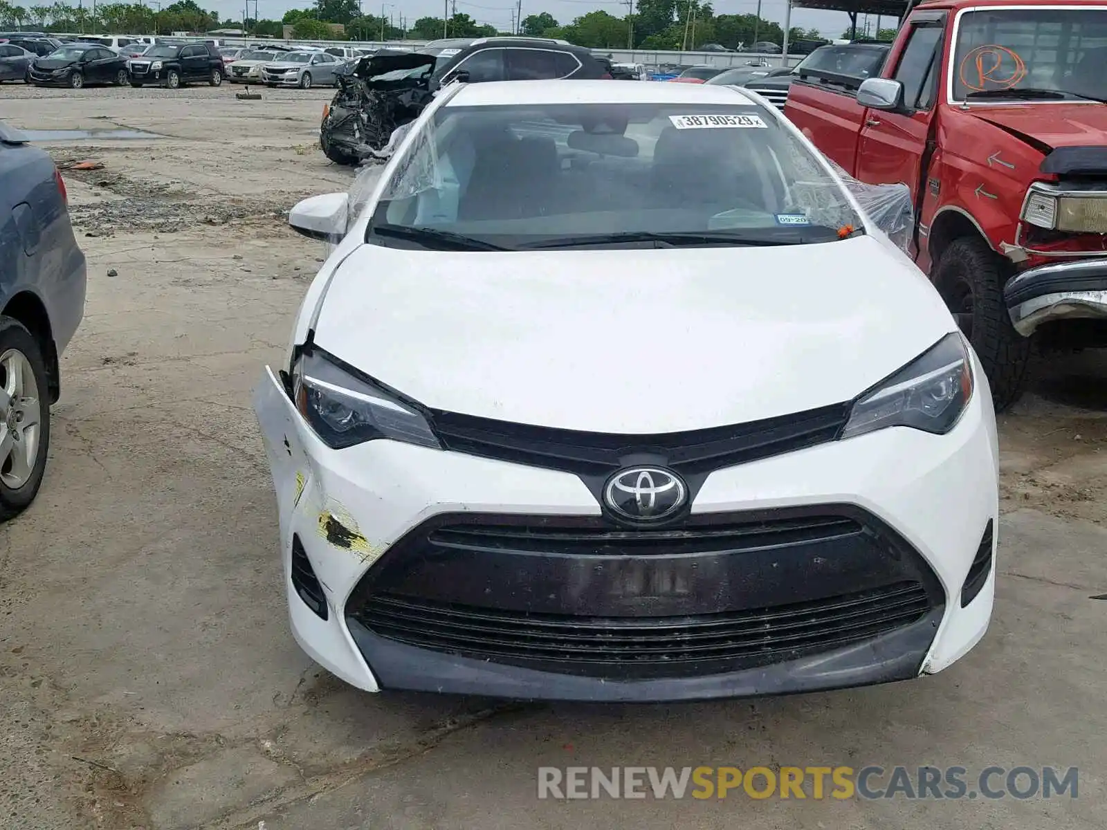 9 Photograph of a damaged car 5YFBURHEXKP865410 TOYOTA COROLLA 2019