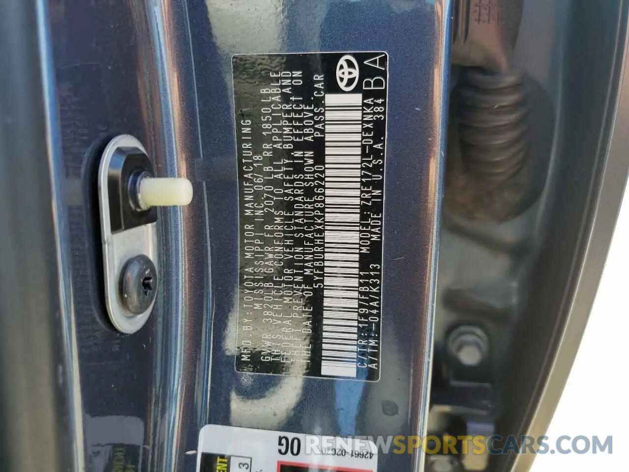 13 Photograph of a damaged car 5YFBURHEXKP866220 TOYOTA COROLLA 2019