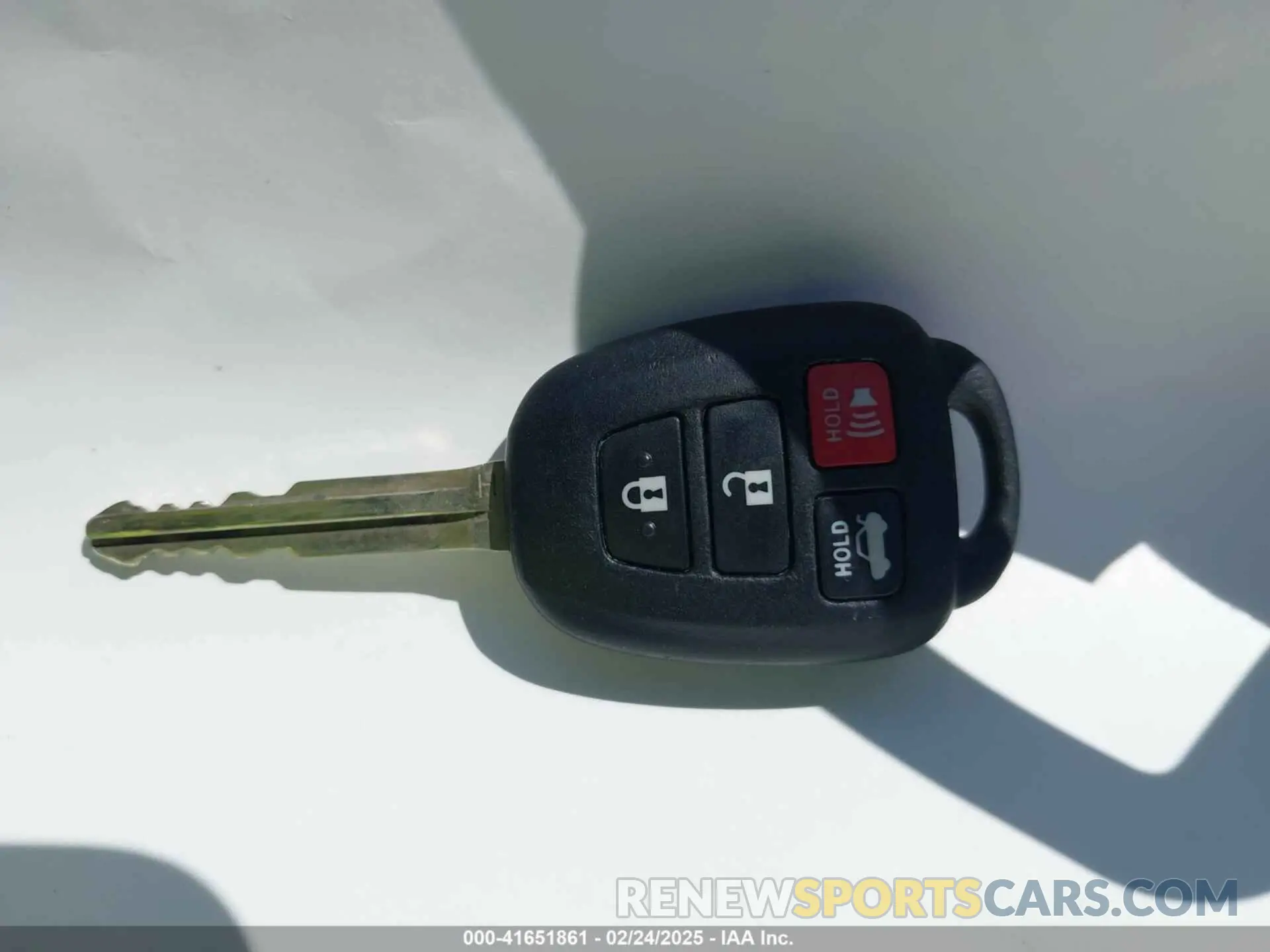 11 Photograph of a damaged car 5YFBURHEXKP866279 TOYOTA COROLLA 2019