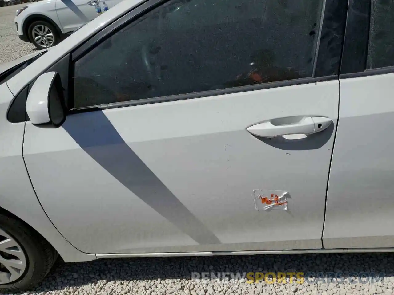 9 Photograph of a damaged car 5YFBURHEXKP870784 TOYOTA COROLLA 2019