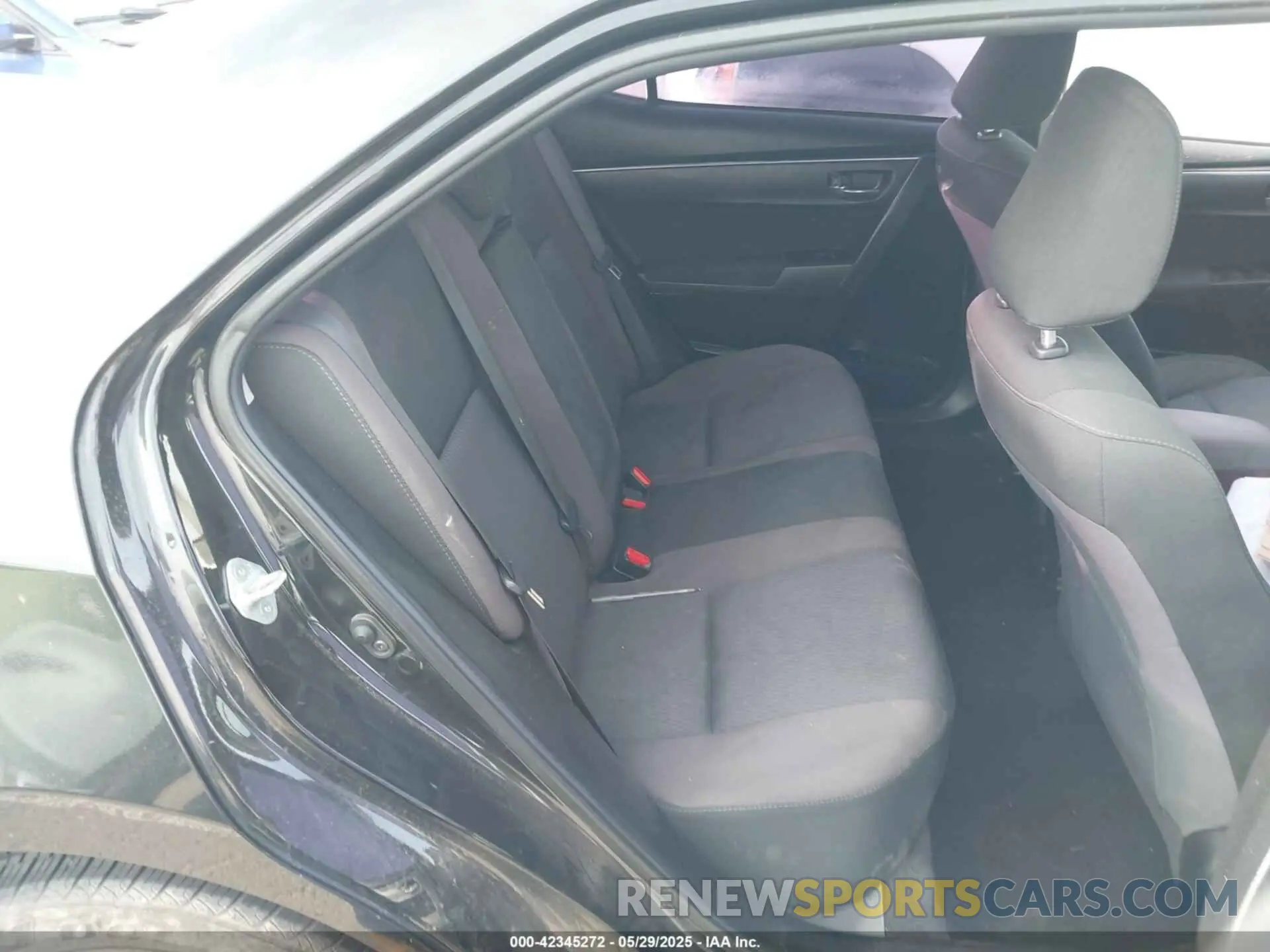 8 Photograph of a damaged car 5YFBURHEXKP870803 TOYOTA COROLLA 2019