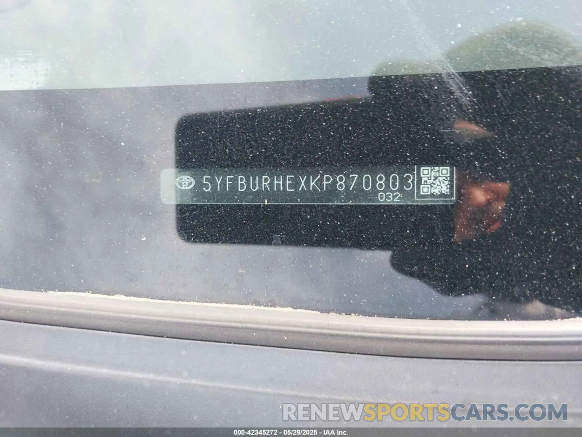 9 Photograph of a damaged car 5YFBURHEXKP870803 TOYOTA COROLLA 2019