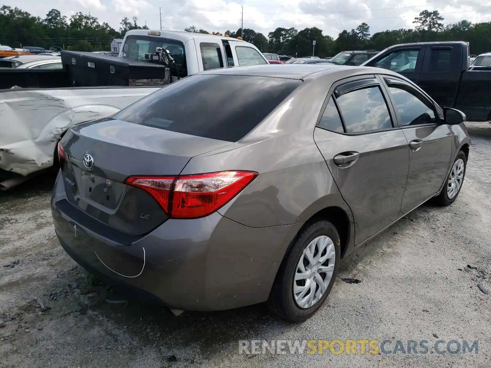 4 Photograph of a damaged car 5YFBURHEXKP875712 TOYOTA COROLLA 2019