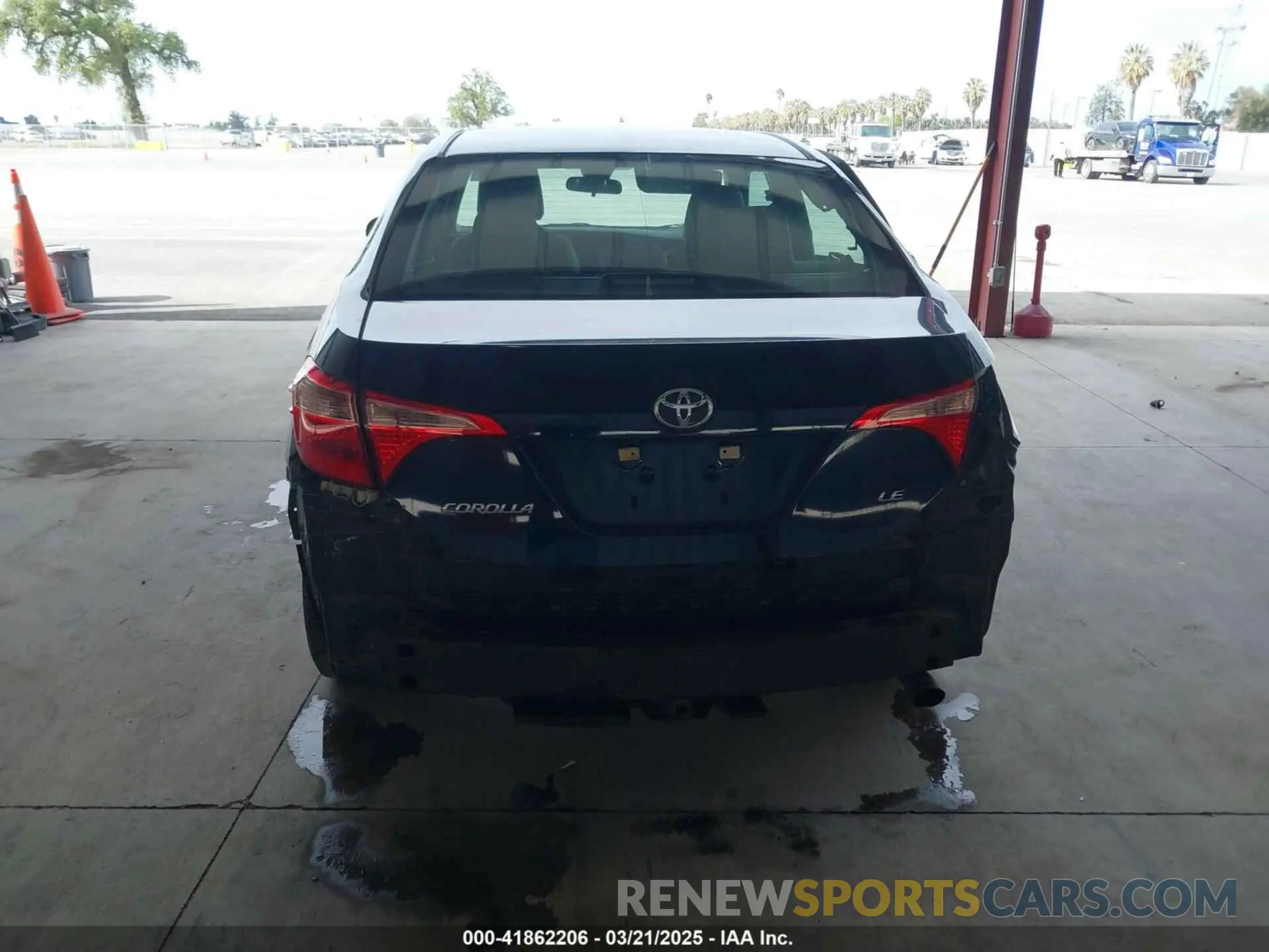 17 Photograph of a damaged car 5YFBURHEXKP877069 TOYOTA COROLLA 2019