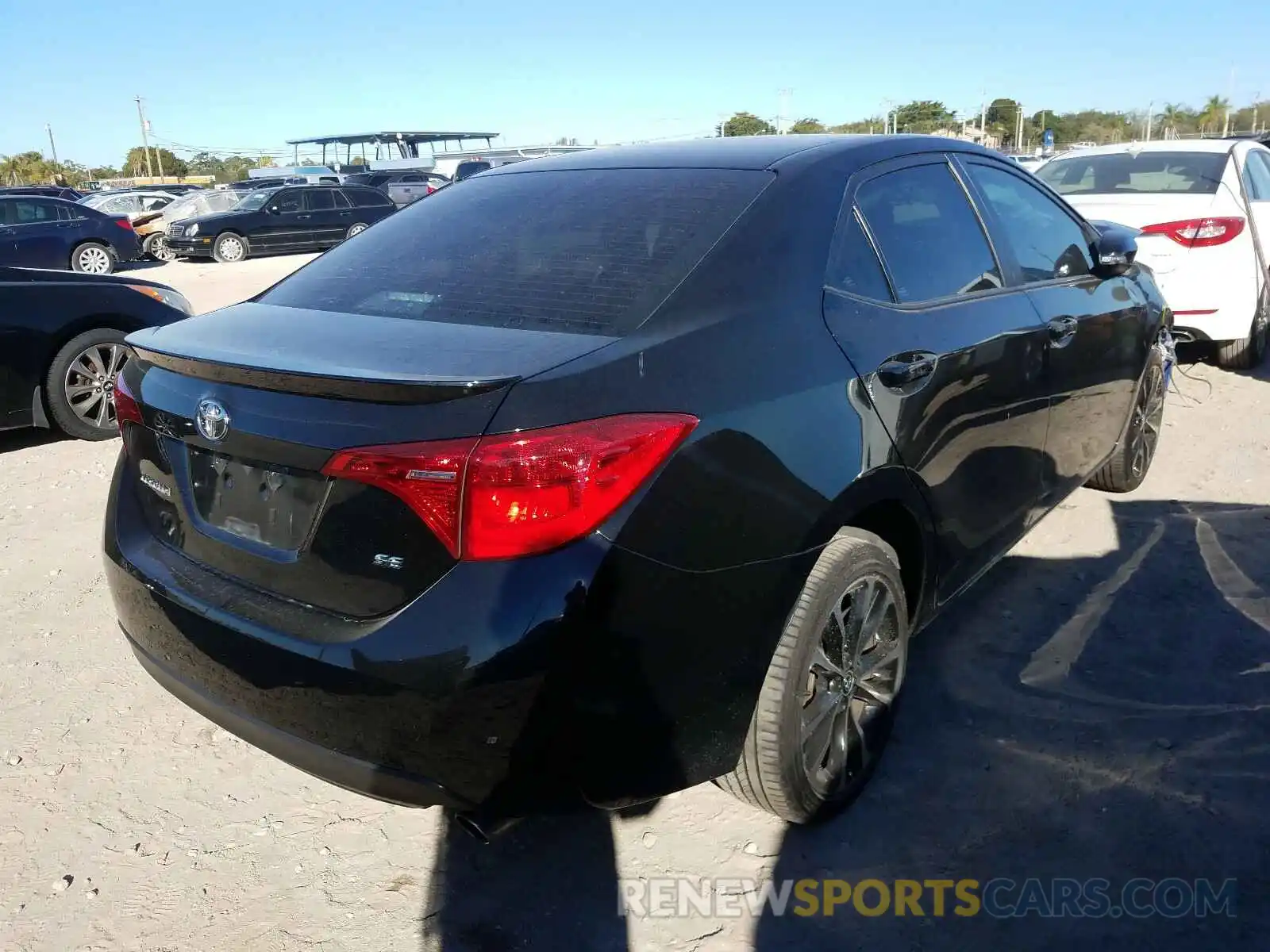 4 Photograph of a damaged car 5YFBURHEXKP877119 TOYOTA COROLLA 2019