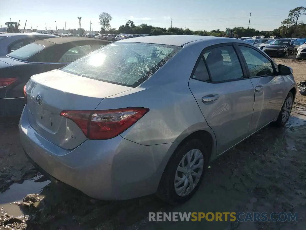 3 Photograph of a damaged car 5YFBURHEXKP878514 TOYOTA COROLLA 2019