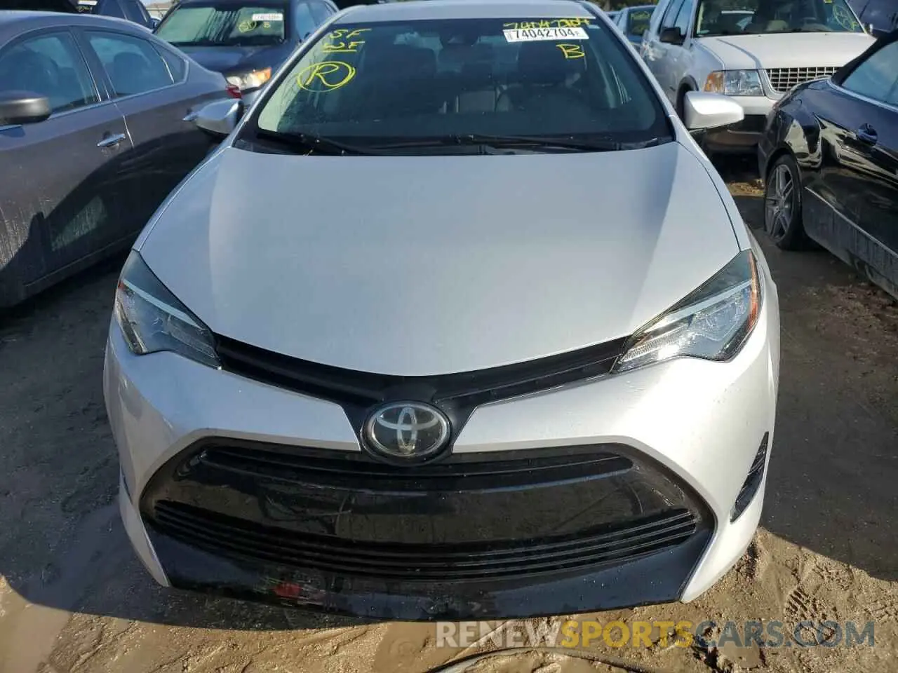 5 Photograph of a damaged car 5YFBURHEXKP878514 TOYOTA COROLLA 2019
