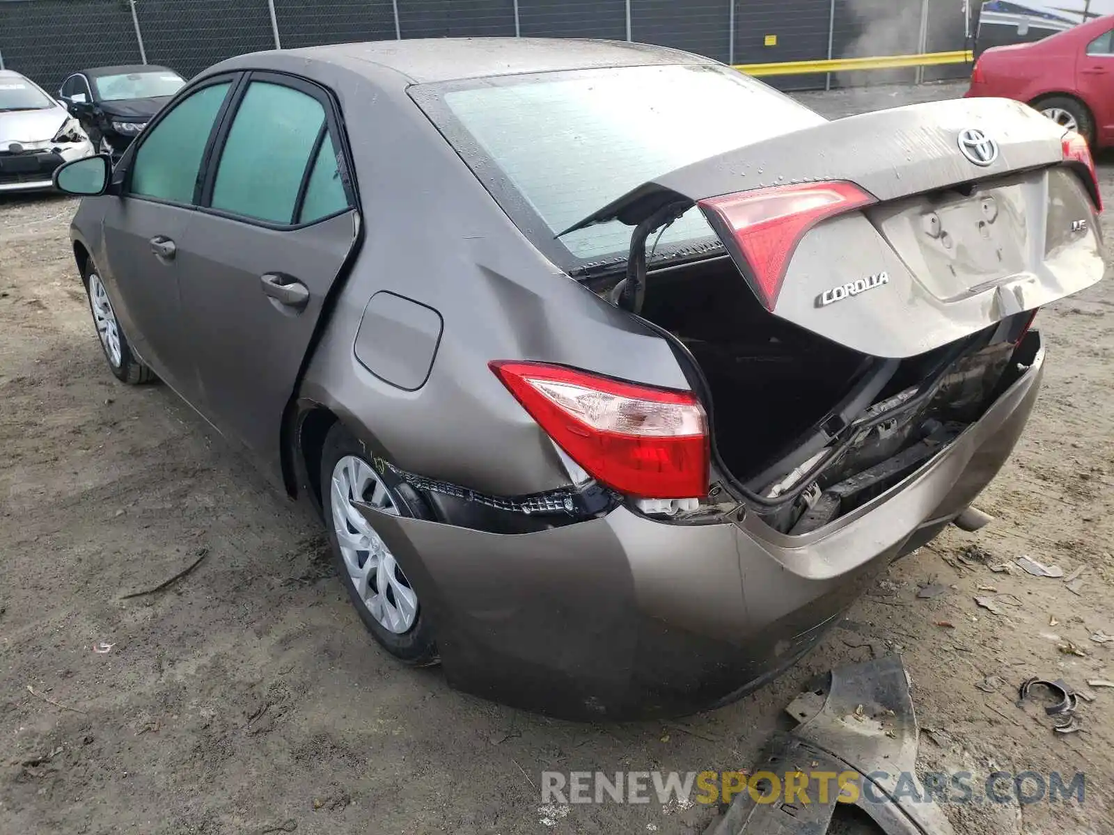 3 Photograph of a damaged car 5YFBURHEXKP878562 TOYOTA COROLLA 2019