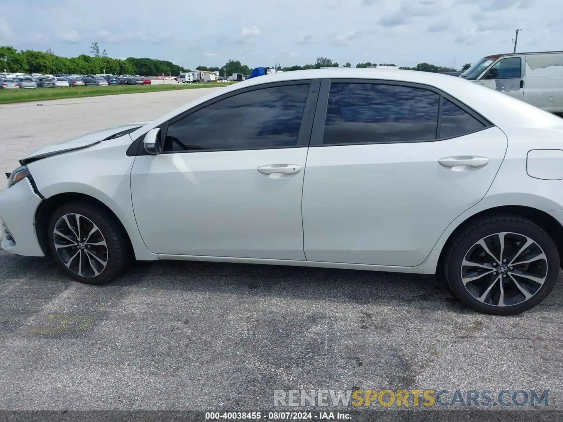 14 Photograph of a damaged car 5YFBURHEXKP880506 TOYOTA COROLLA 2019